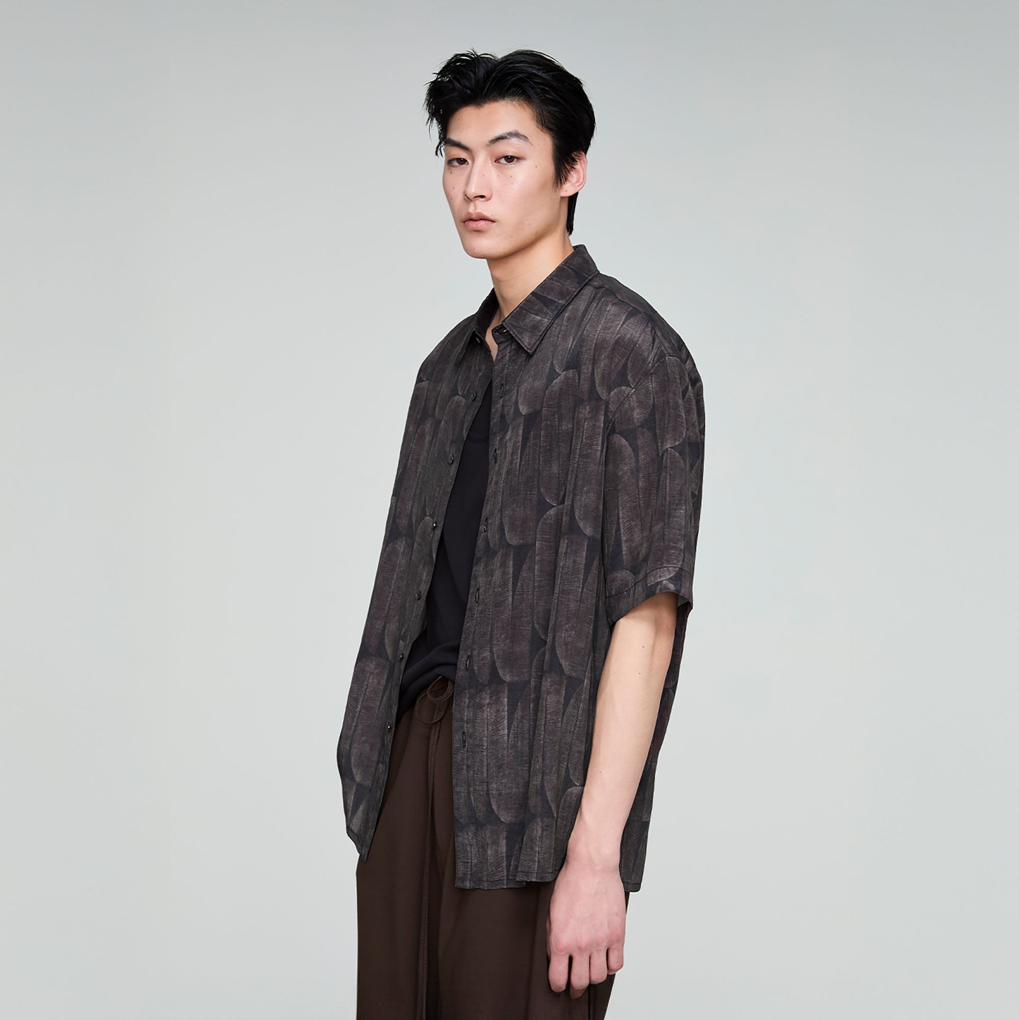 OPICLOTH Retro Textured Leaf Full-Print Half Shirt