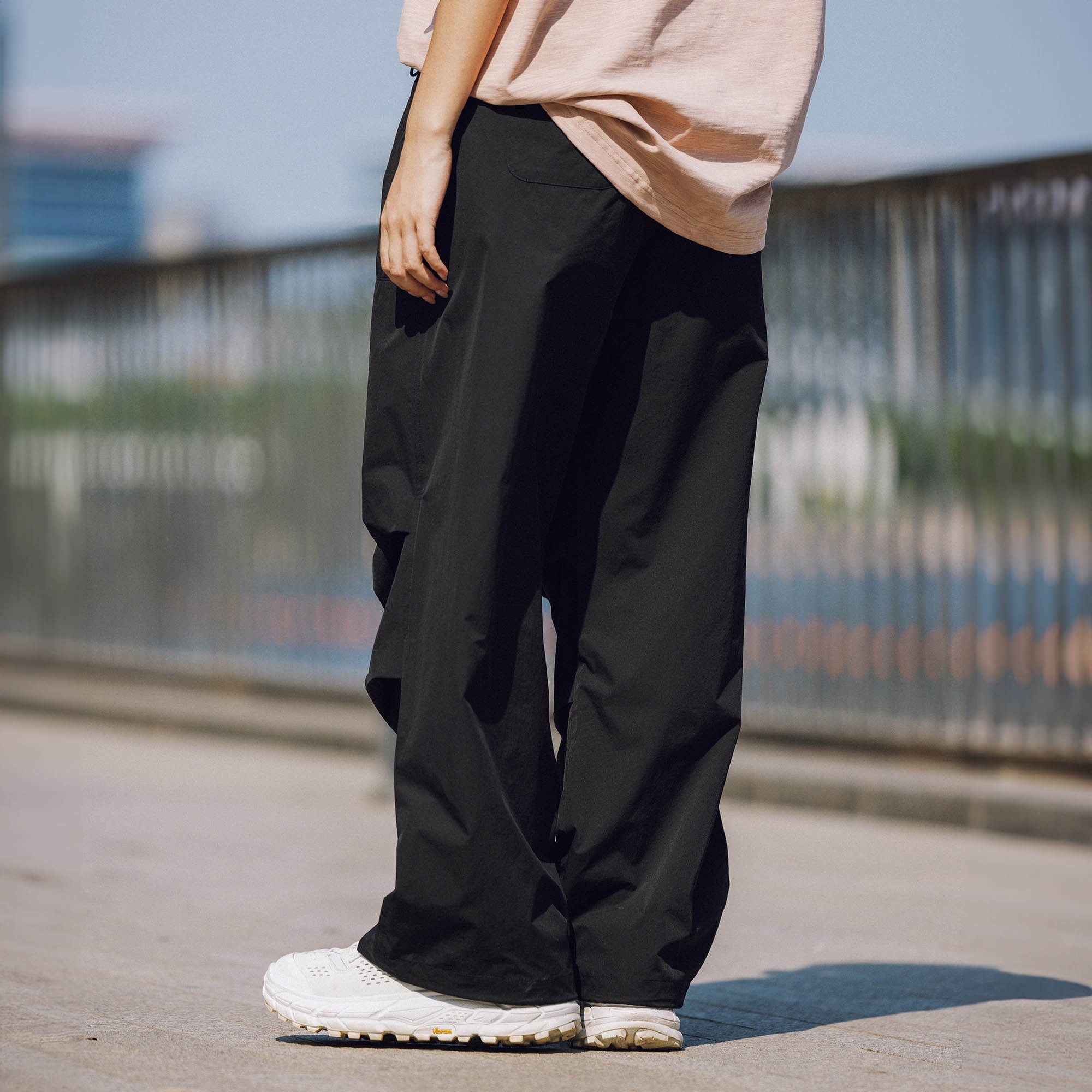 BANANA CLUB Quick-Dry Drawstring Crinkled Parachute Pants