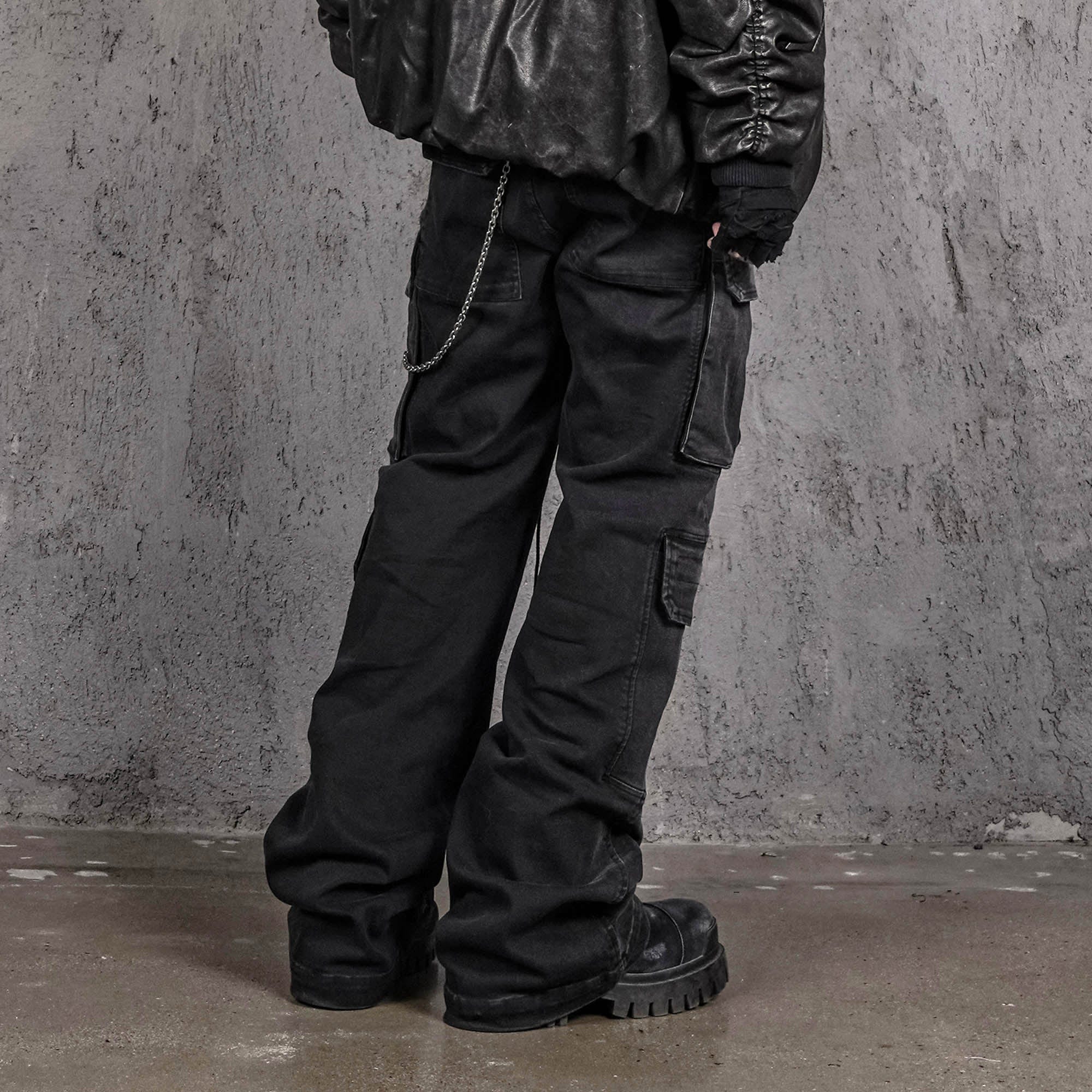 UNDERWATER Multi Pockets Gradient Jeans Black