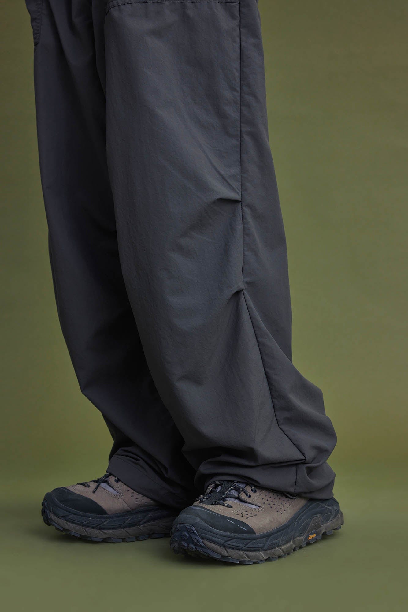 BANANA CLUB Quick-Dry Crinkled Wide-Leg Stretch Pants