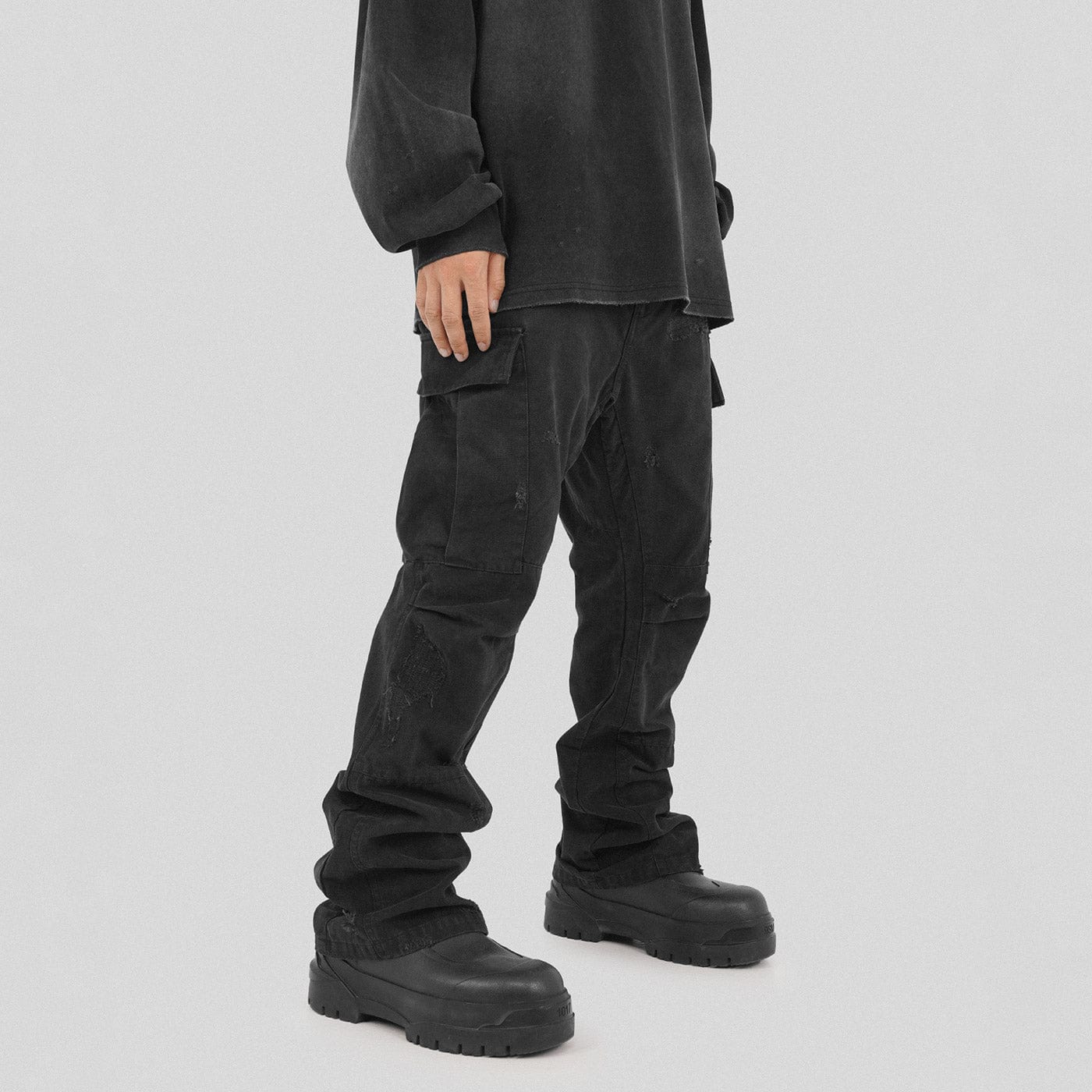 UNDERWATER Distressed Flare Pants