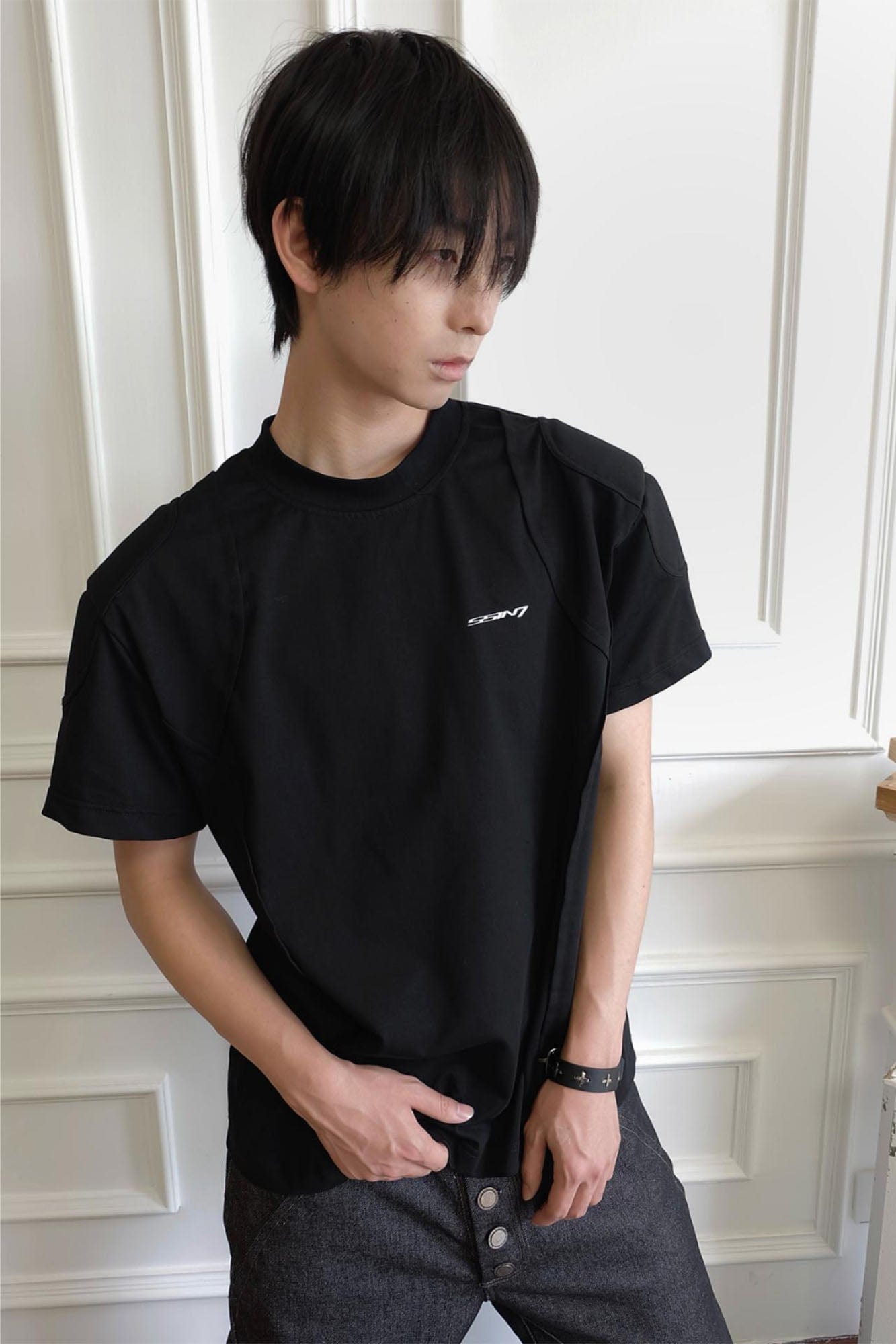 SSIN7 Spliced Padded Shoulder Mock T-Shirt