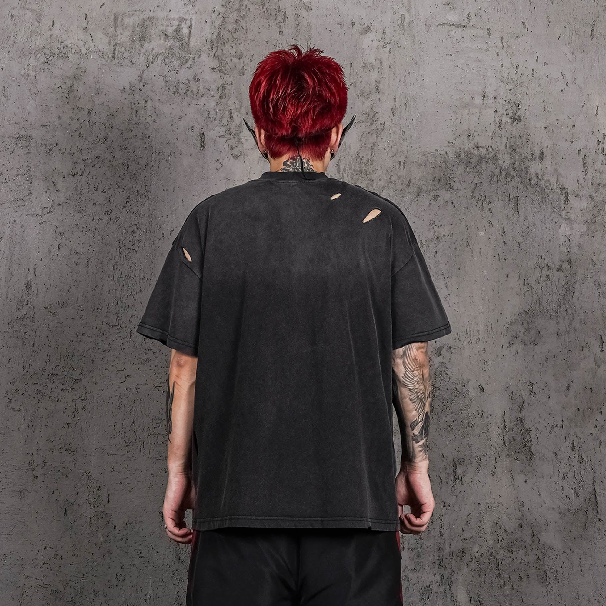 UNDERWATER Washed Ripped Gradient T-Shirt Black