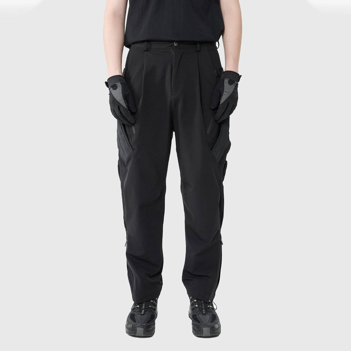 SILENSTORM Modern Tactical Multi-Pocket Pleated Pants
