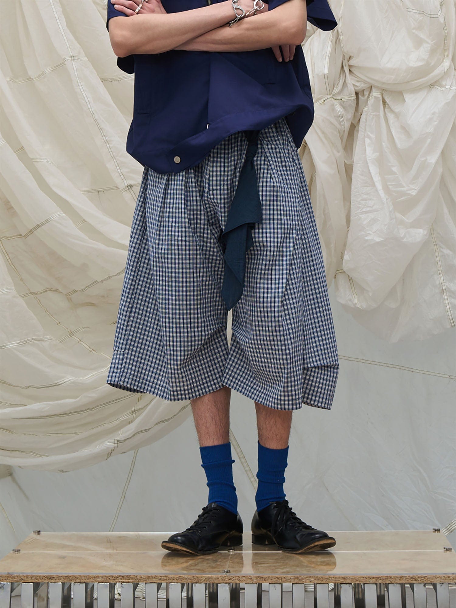 RELABEL Detachable Scarf Grid Pleated Shorts