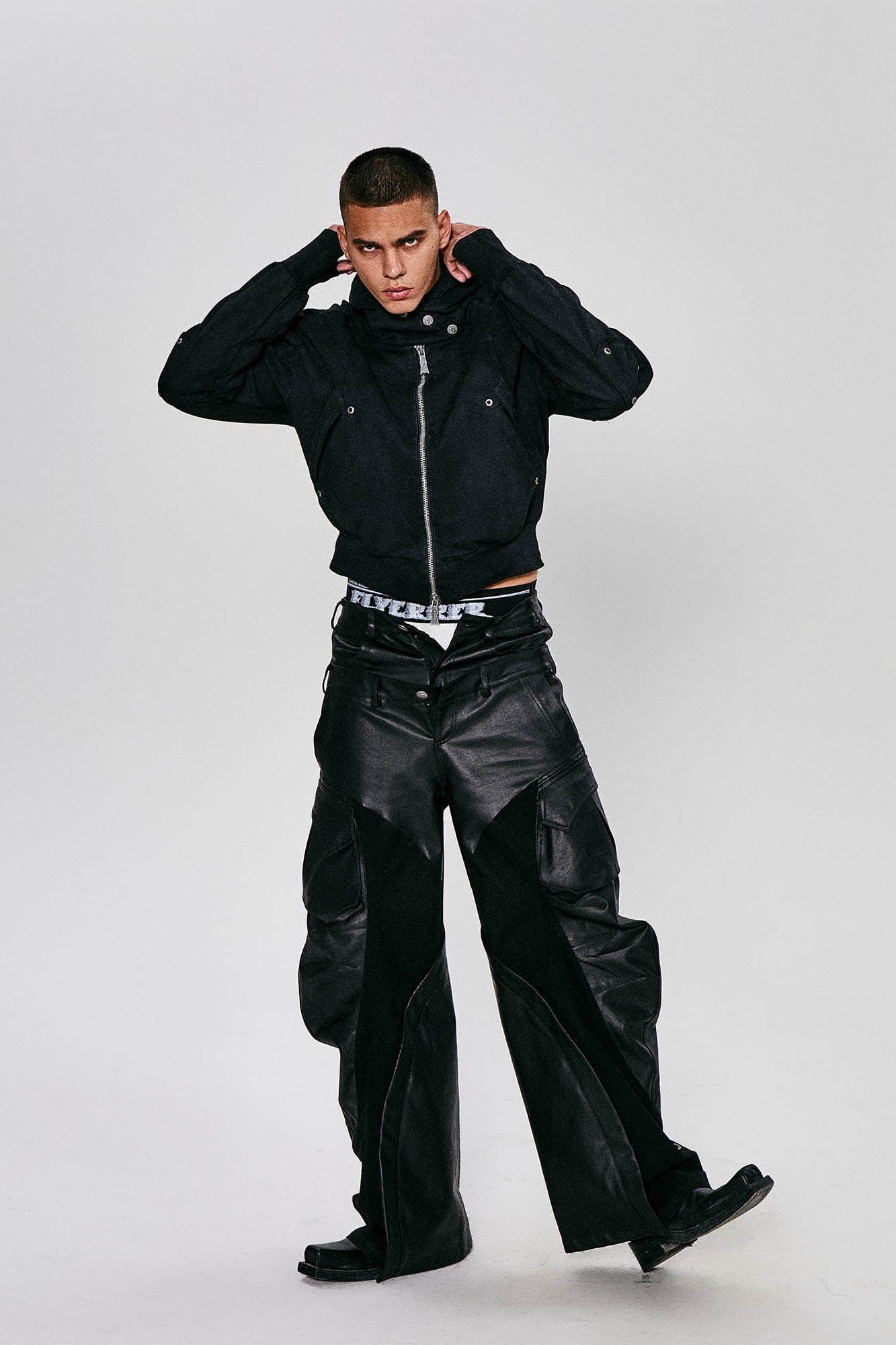 FLYERRER Grommet Spliced Zip-Up Cropped Hoodie