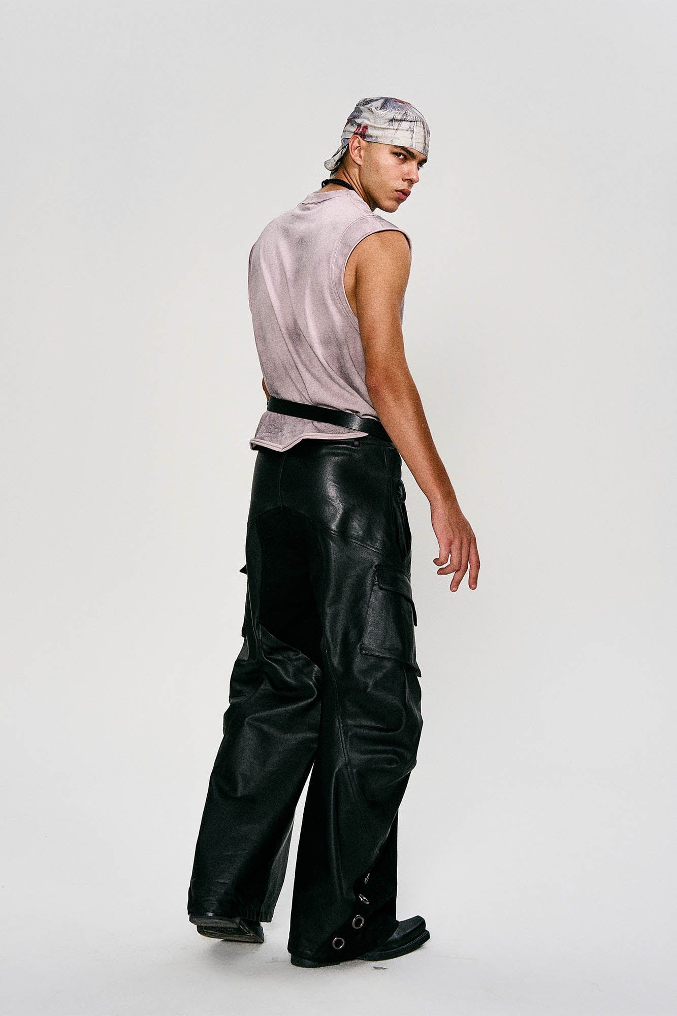 FLYERRER Distressed Cross Date-Print Sleeveless Tee
