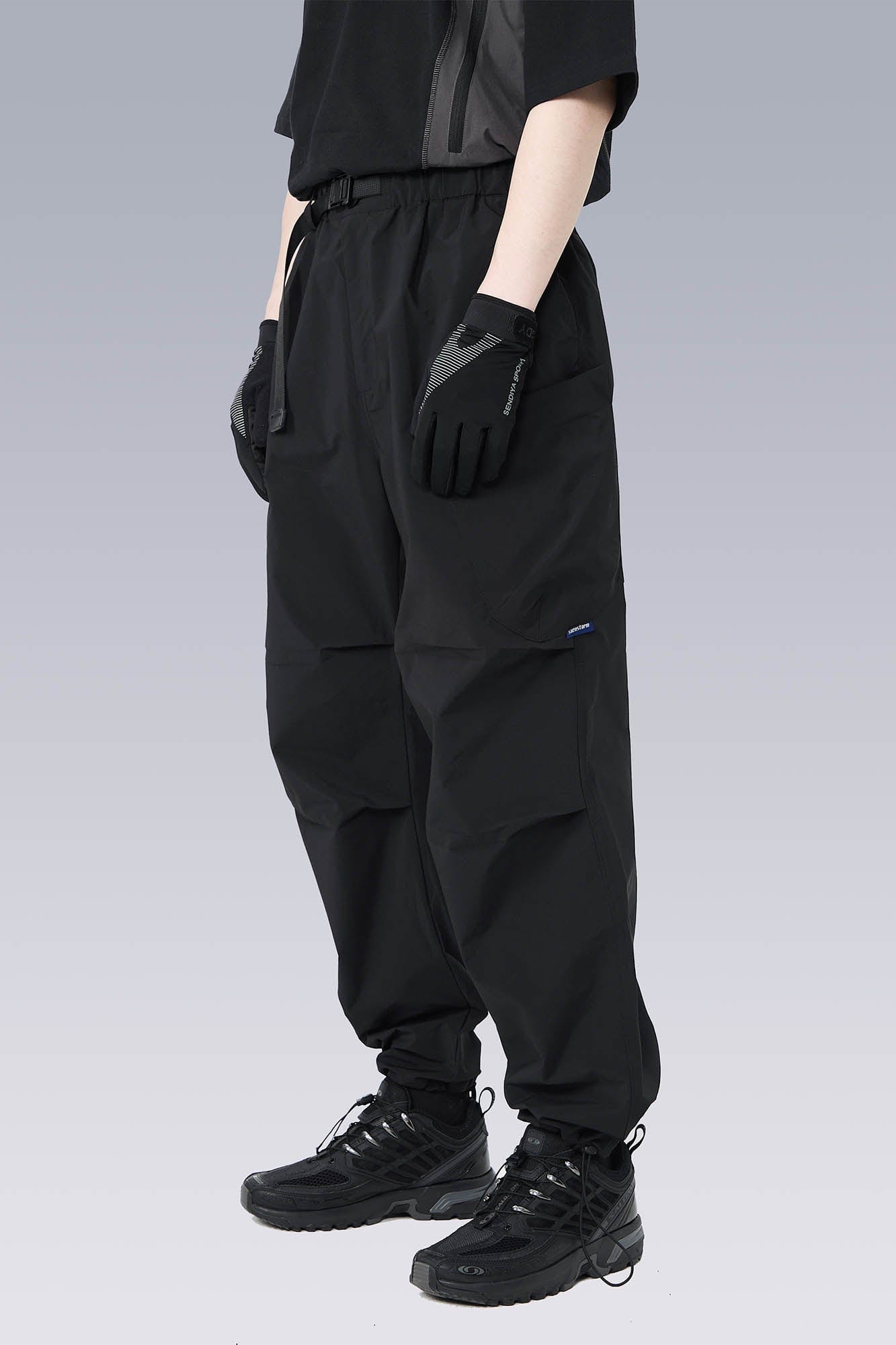 SILENSTORM Multi-Pocket Drawstring Crinkled Pants