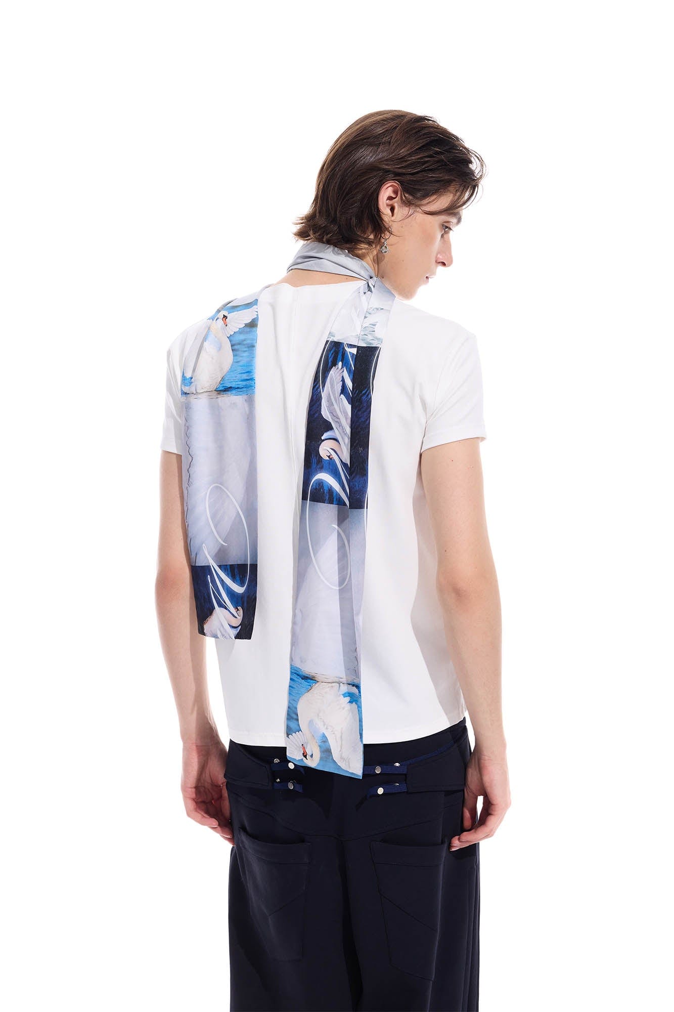 WHISTLEHUNTER Distressed Coordinate V-Neck T-Shirt