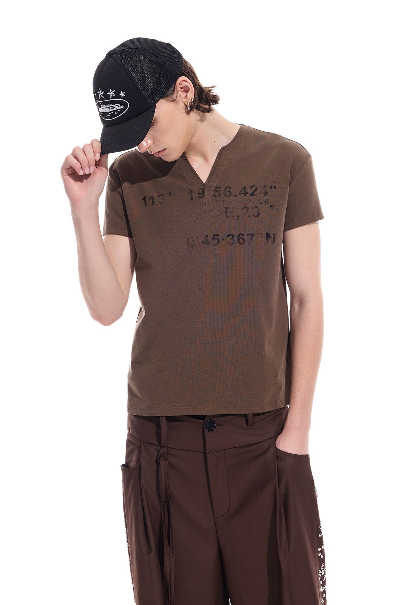 WHISTLEHUNTER Distressed Coordinate V-Neck T-Shirt