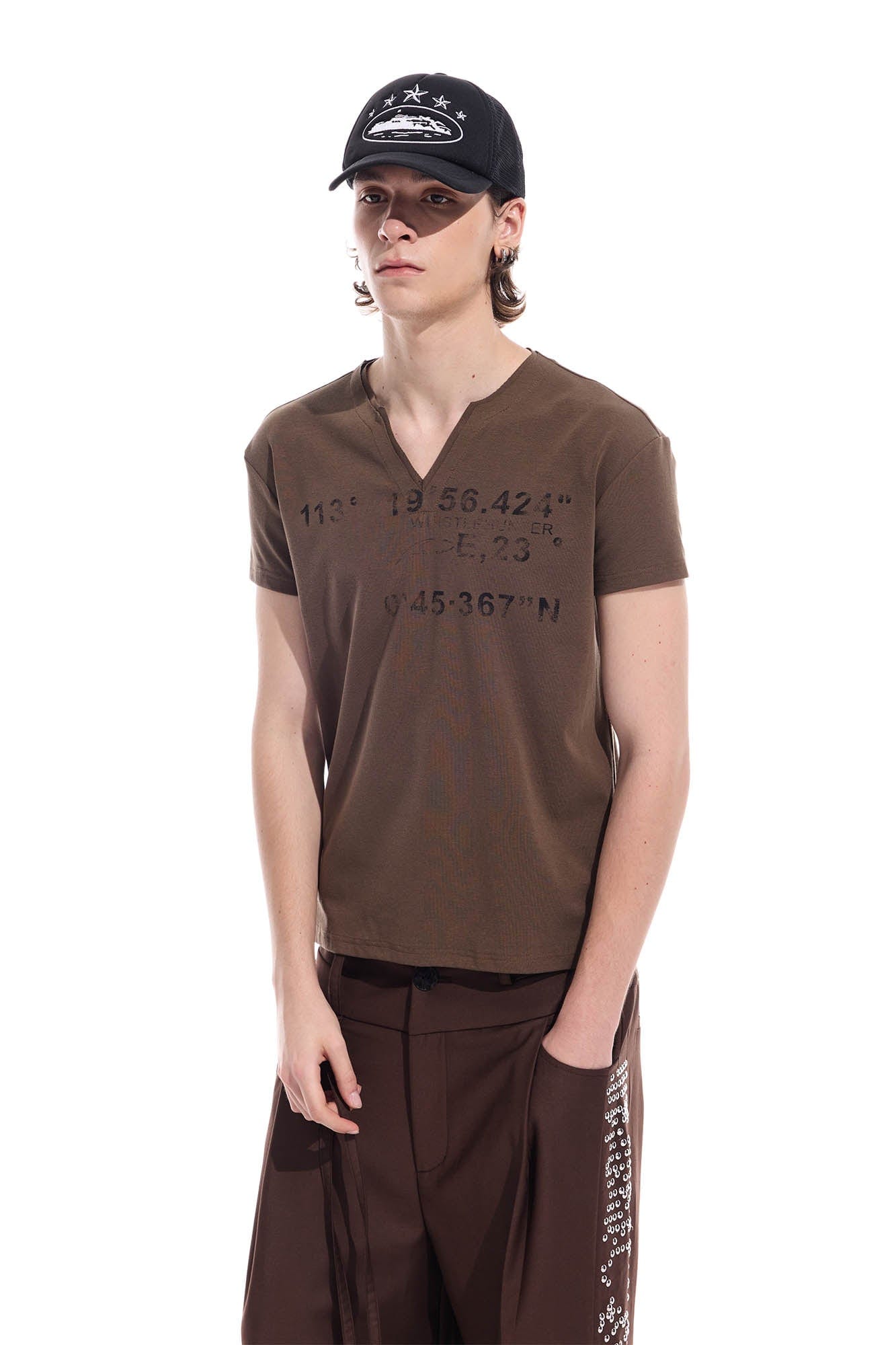 WHISTLEHUNTER Distressed Coordinate V-Neck T-Shirt