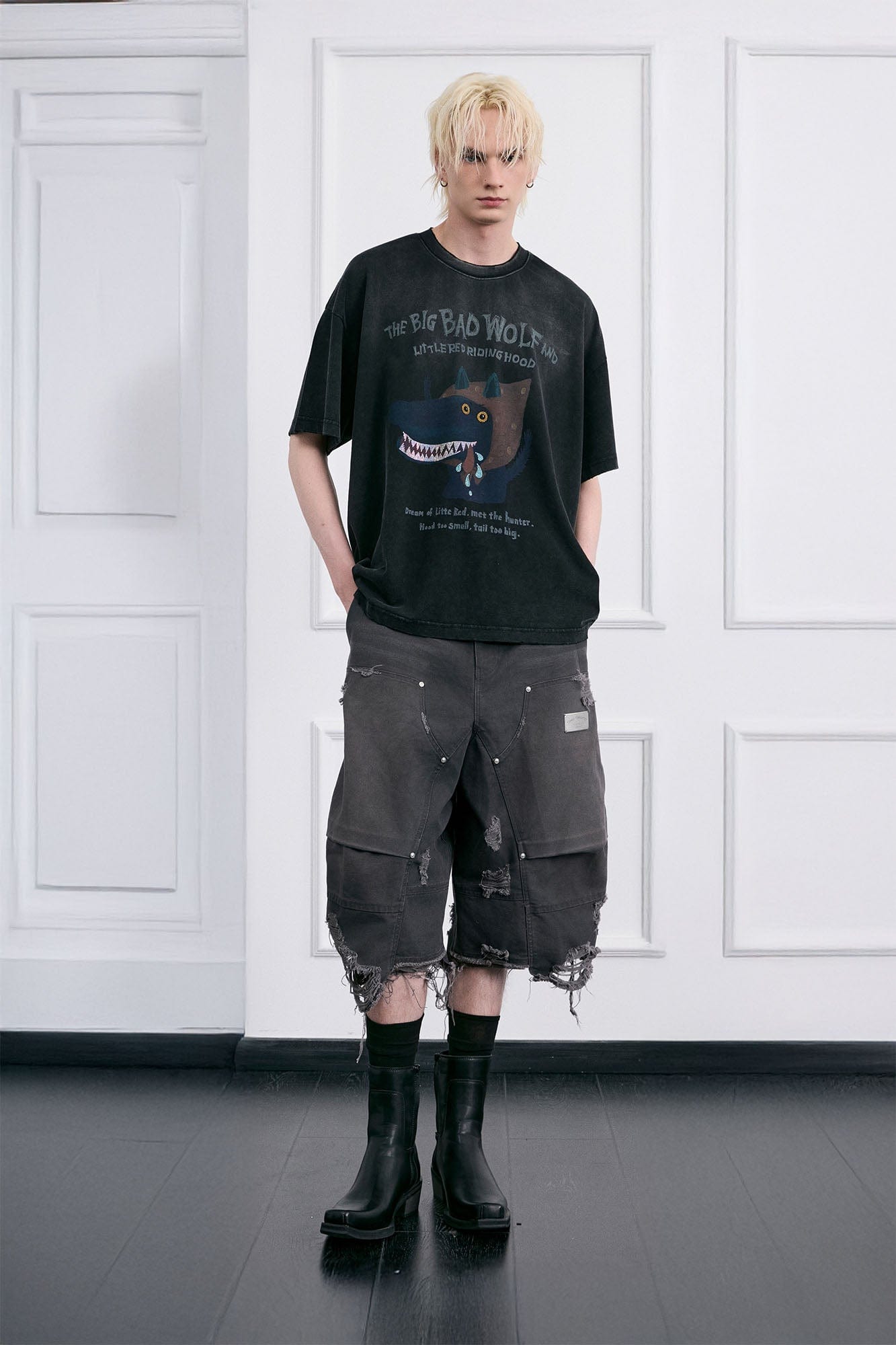 FACEONLAB Big Bad Wolf Oversized T-Shirt