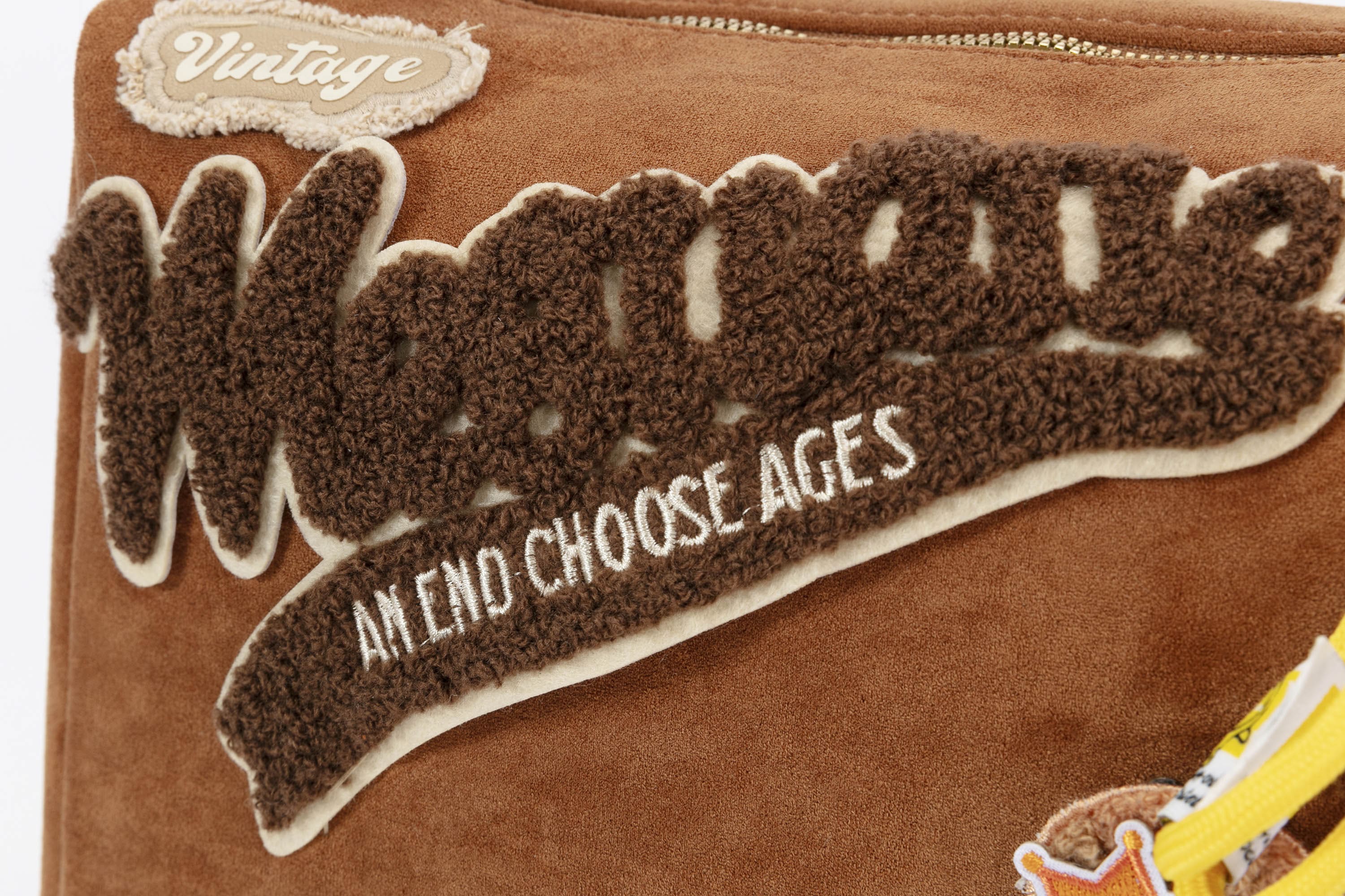 BLING BOX Desert Nap Embroidered Shoulder Bag