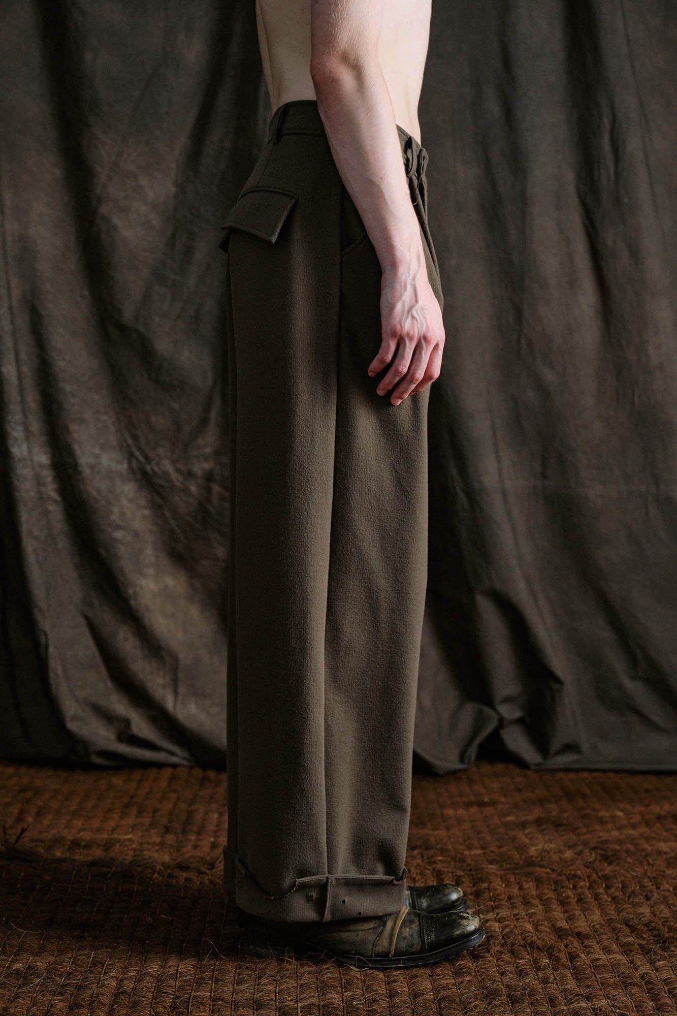 ILNya Nieternite Nifutur Distressed Hem Asymmetrical Fly Trousers
