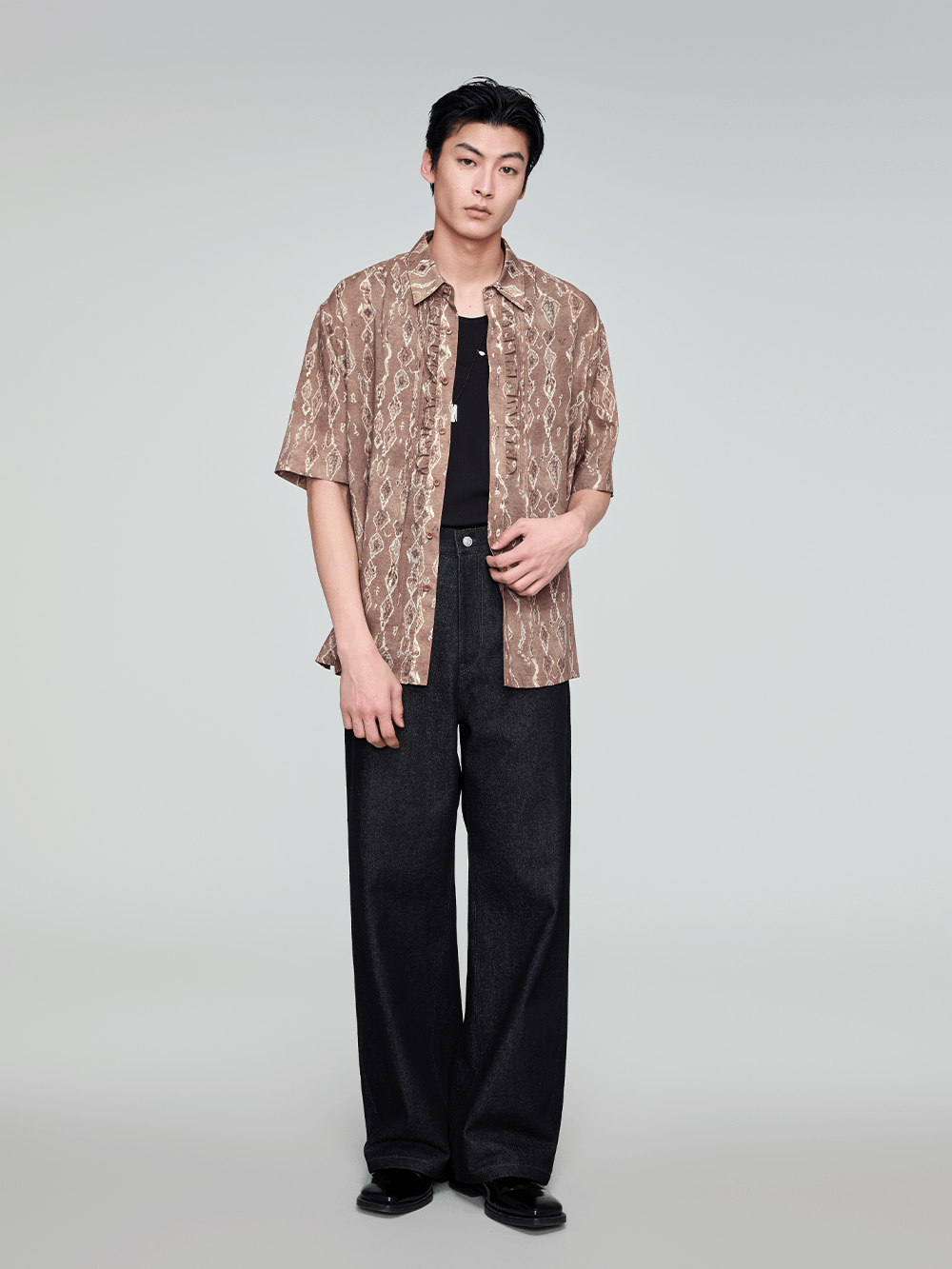 OPICLOTH Retro Woodgrain Full-Print Ruffle Half Shirt