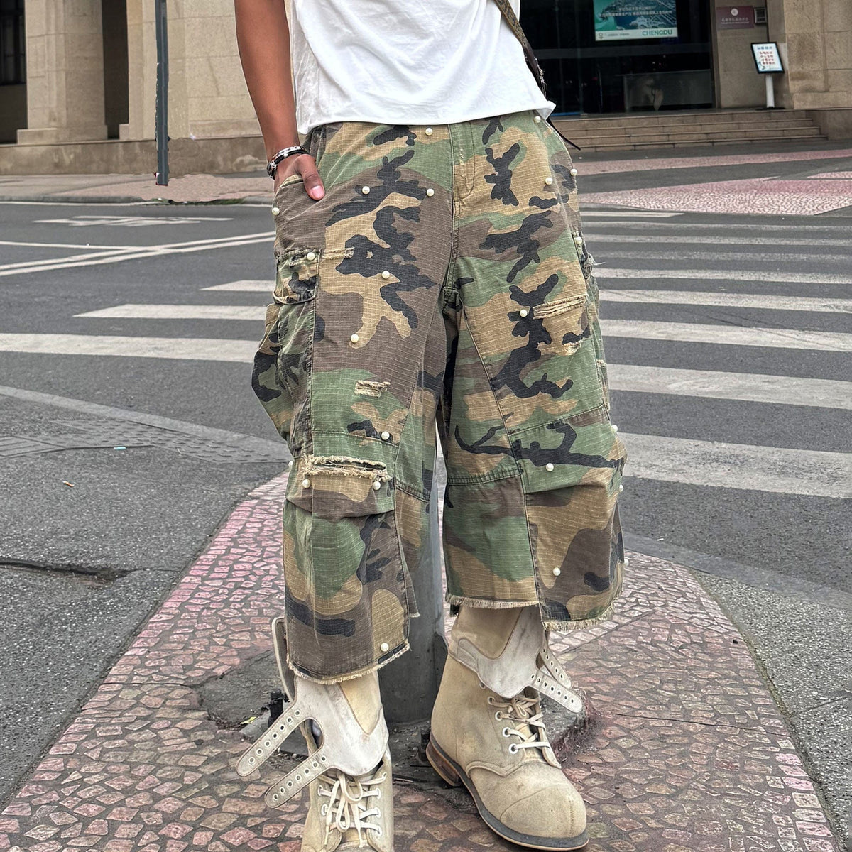 STEEPC Camo Pearl Multi-Pocket Rippled Shorts