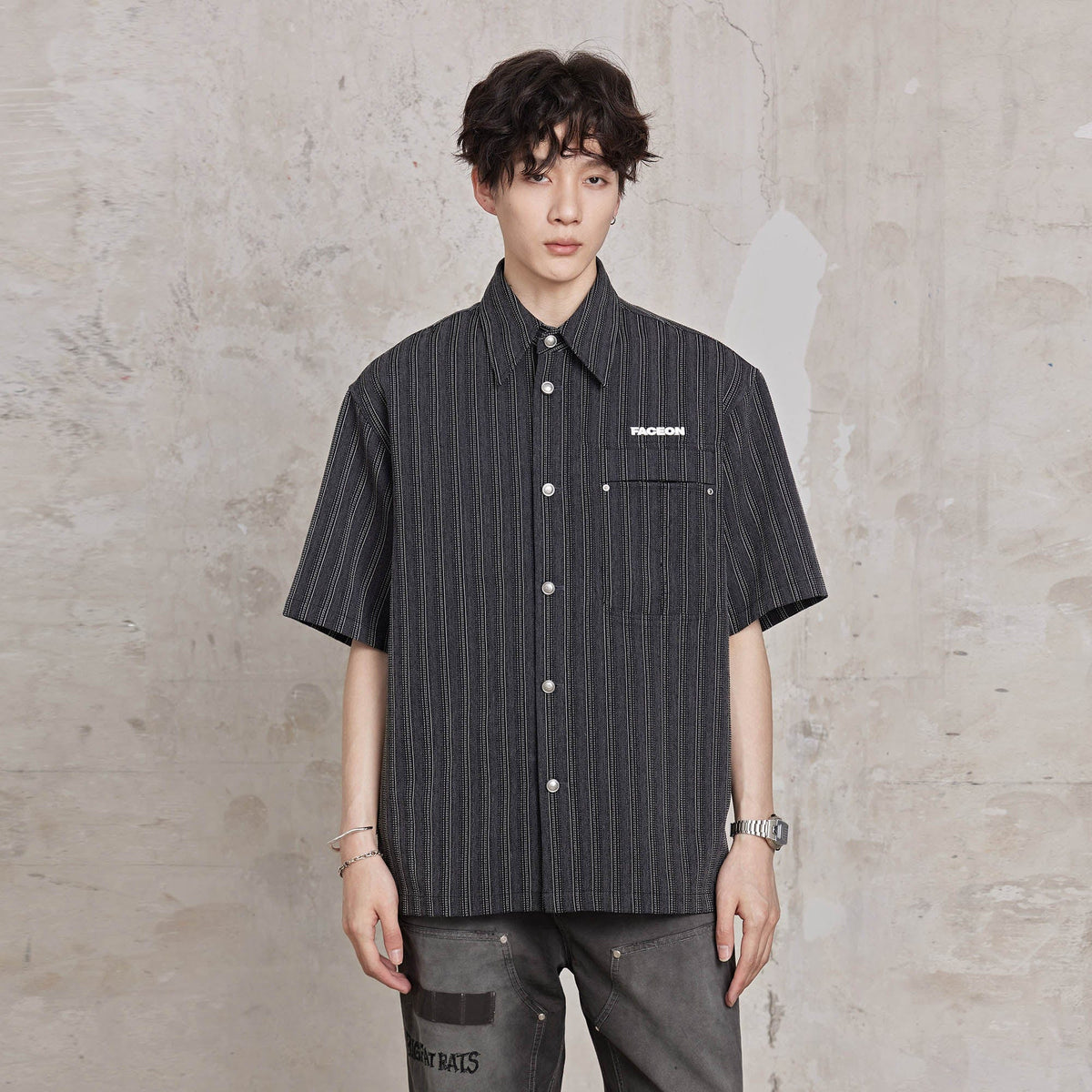 FACEONLAB Retro Textured Contrast Stripe Half Shirt