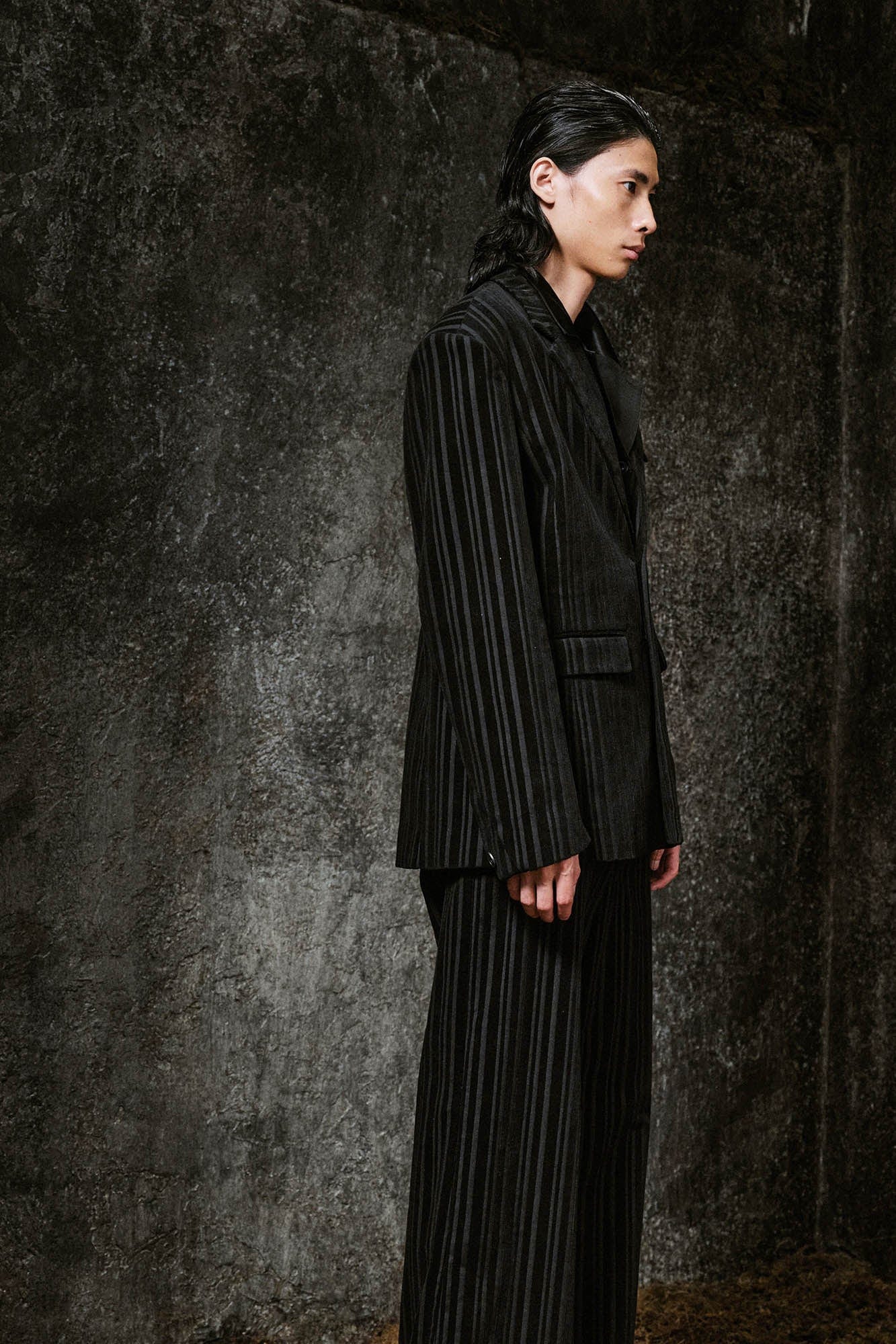 ILNya Nieternite Nifutur Corduroy Stripe Panel Satin Lapel Blazer