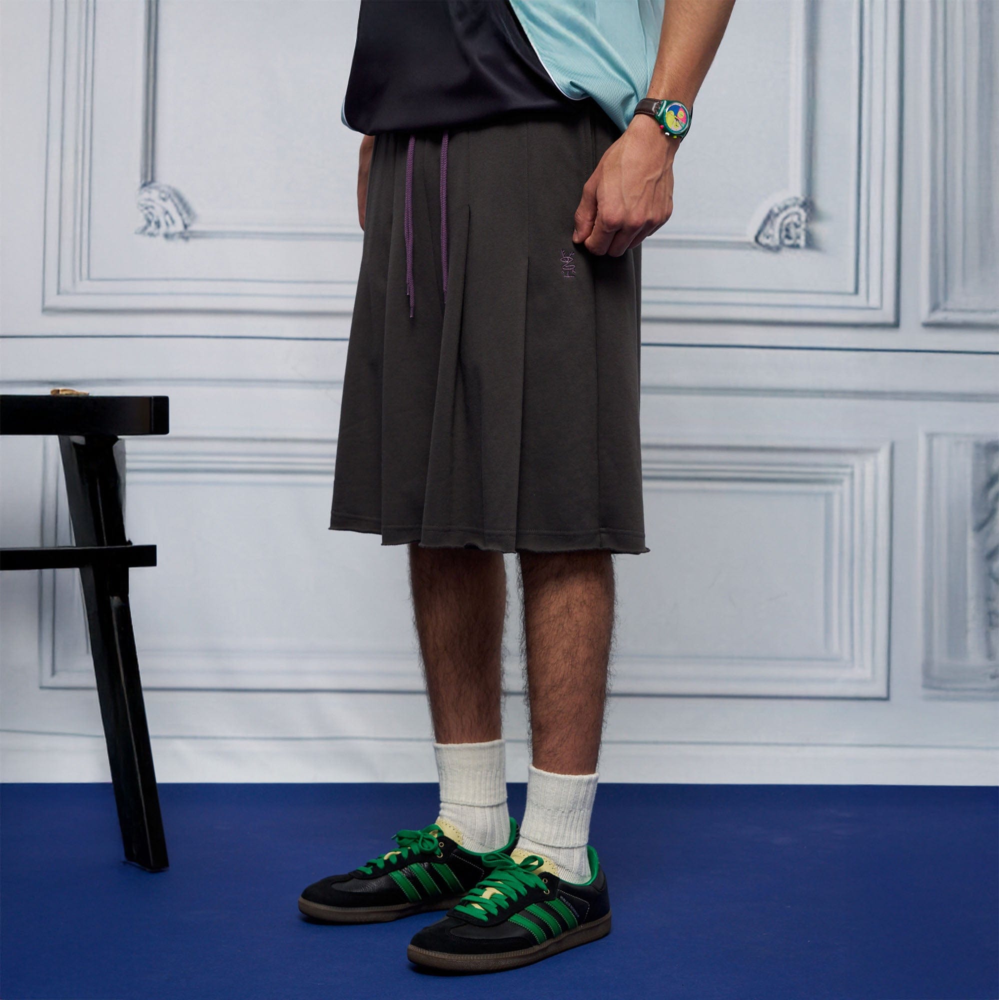 UNLIMITED MOTE Multi-Pleated Drawstring Raw-Hem Shorts