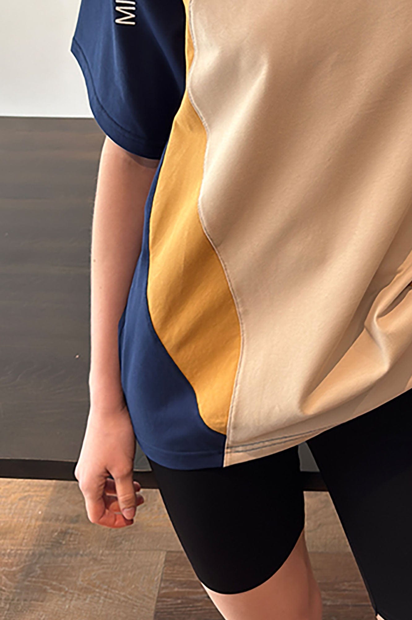 MIICHOUS Curve Spliced Button-Neck Raglan T-Shirt