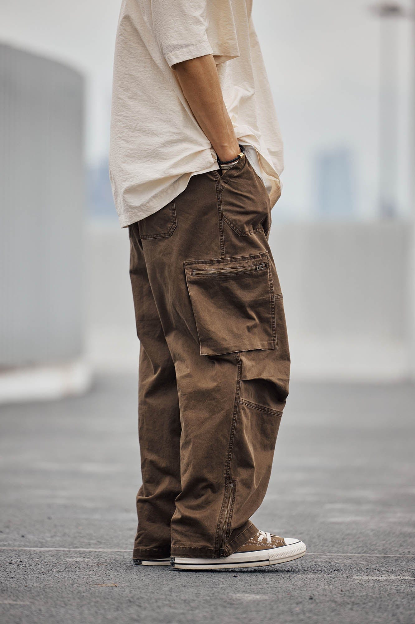 BANANA CLUB Zippered-Hem Multi-Pocket Crinkled Cargo Pants