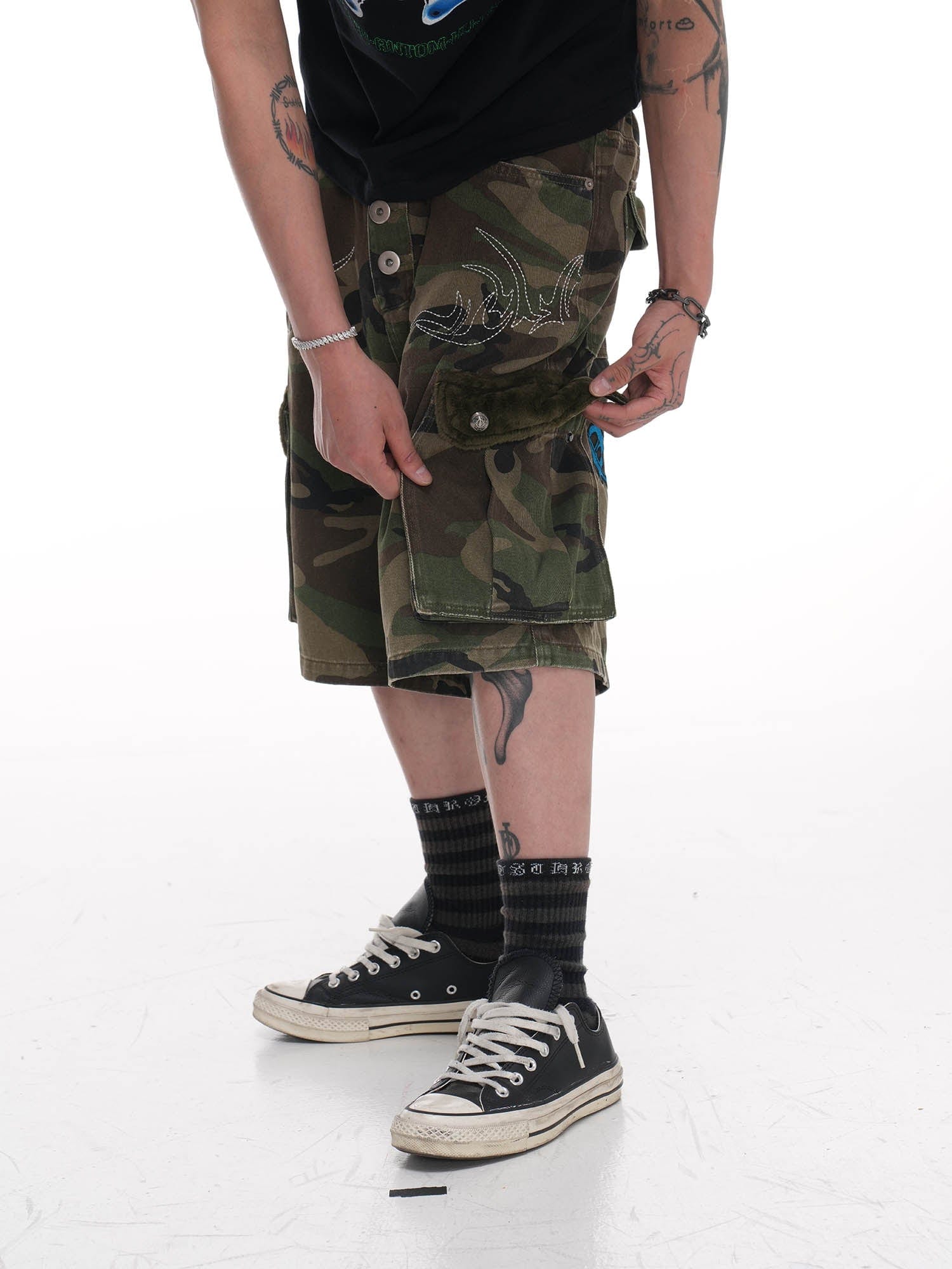 PHANTOMHUNTER Multi-Pocket Spliced Embroidered Camo Shorts