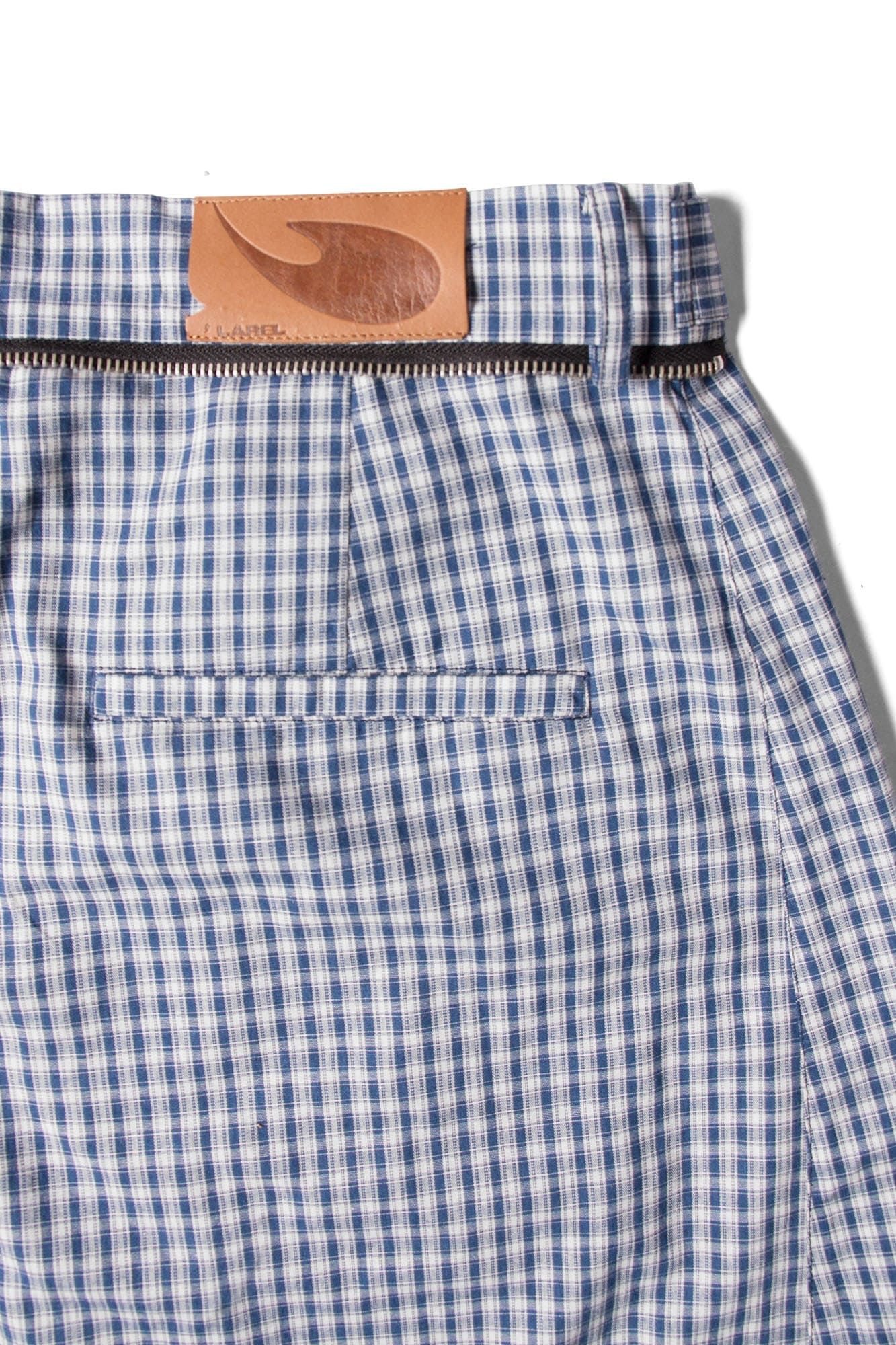 RELABEL Detachable Scarf Grid Pleated Shorts