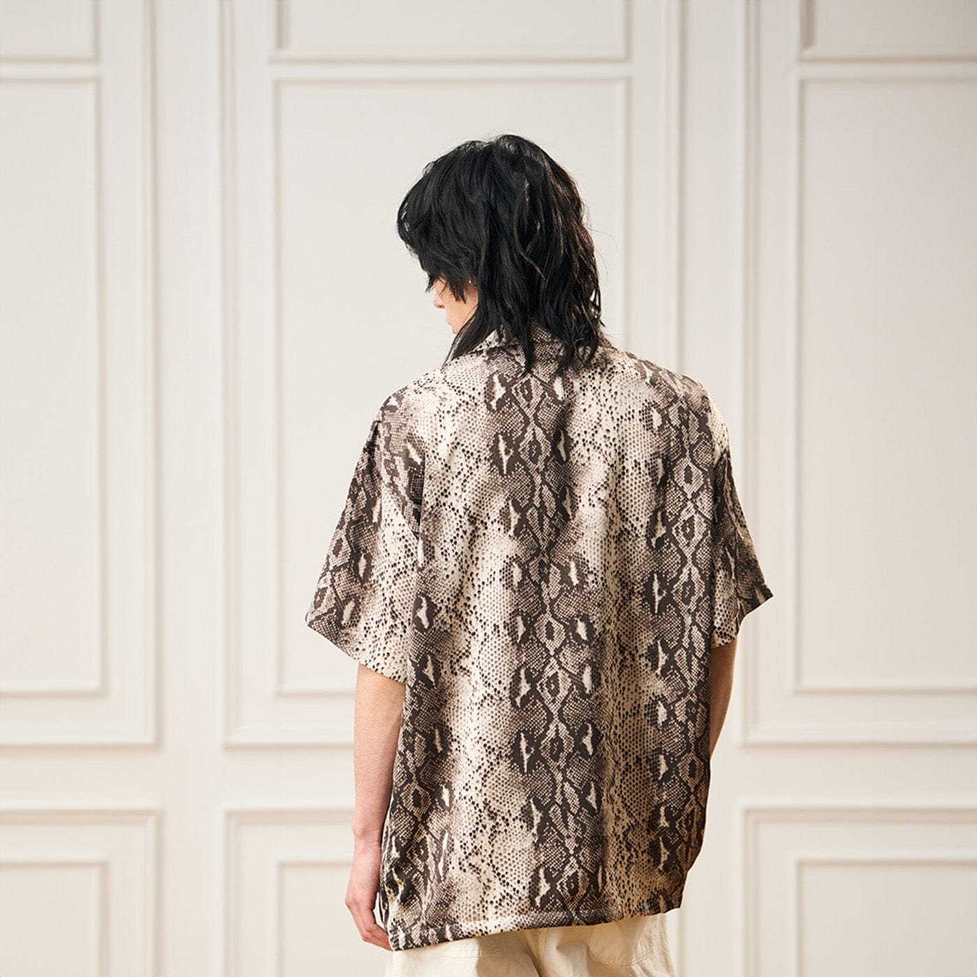 EPIC POETRY Dark Serpentine Half Shirt