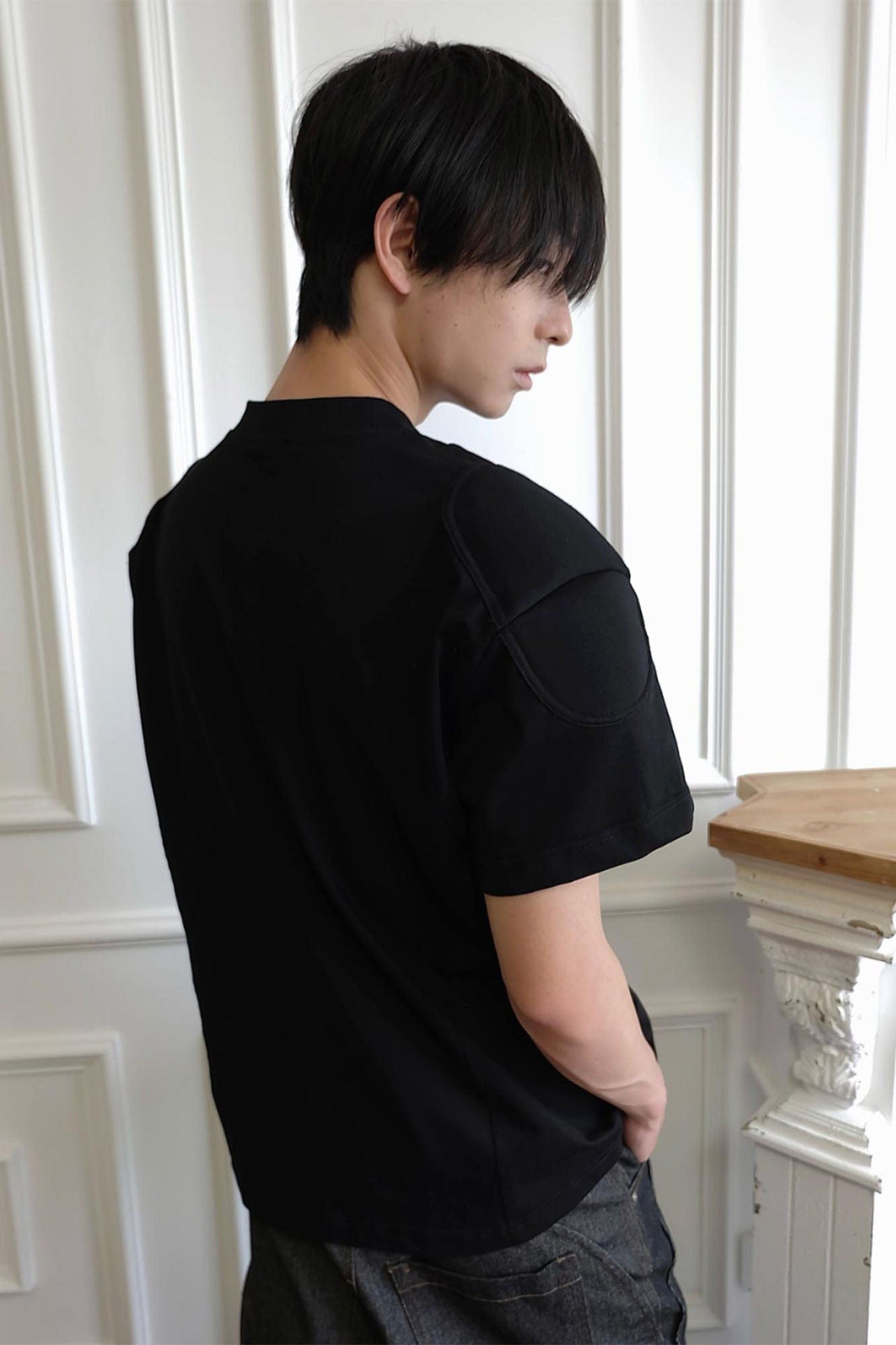 SSIN7 Spliced Padded Shoulder Mock T-Shirt