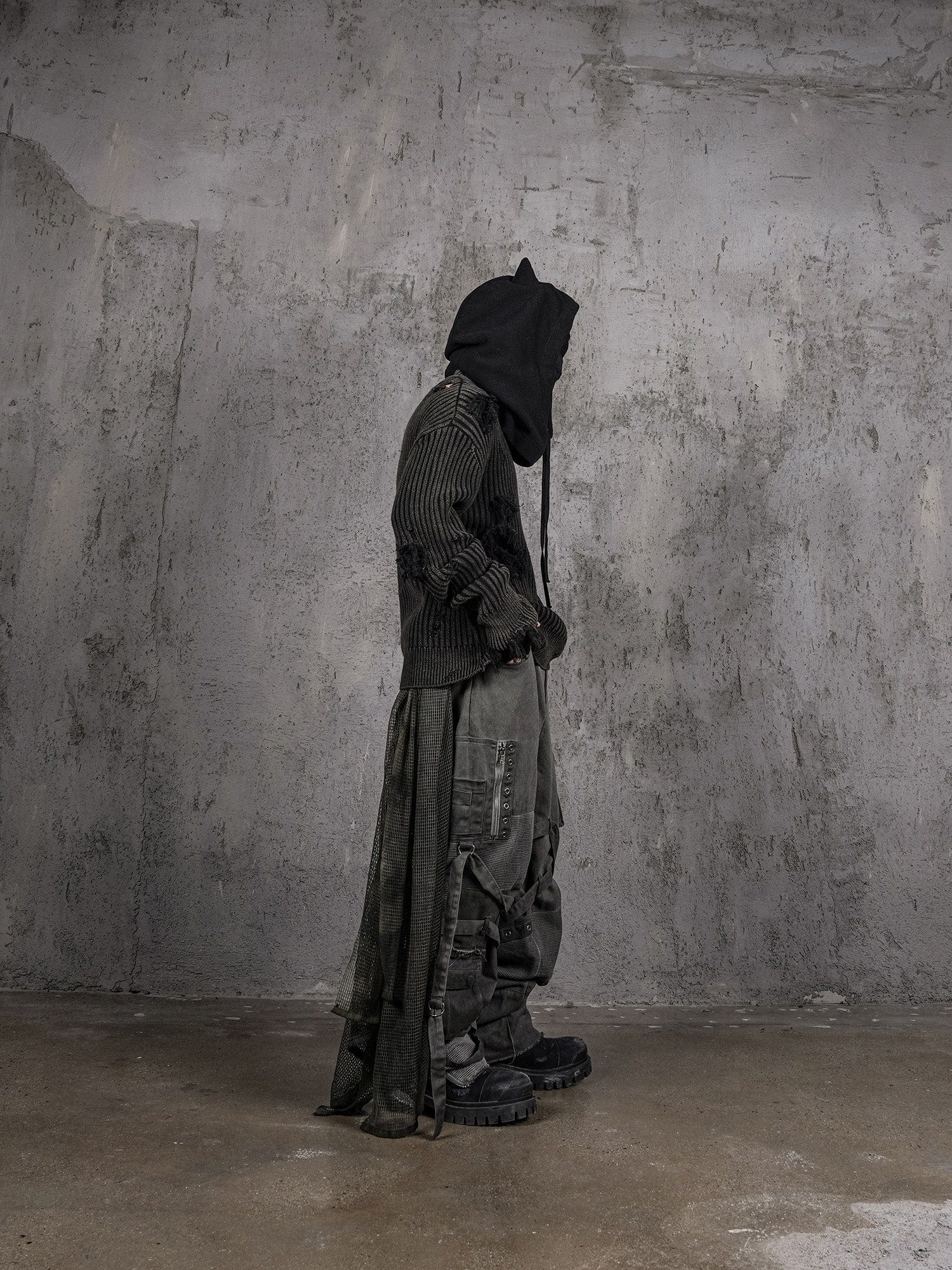 UNDERWATER Wasteland Ripped Sweater Charcoal