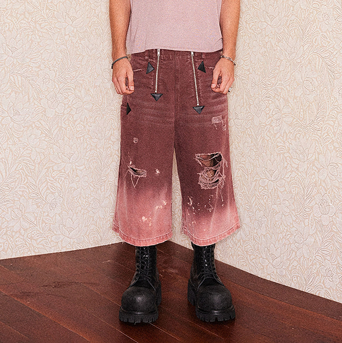 RICHILL Distressed Fade Washed Arrow Zipper Shorts