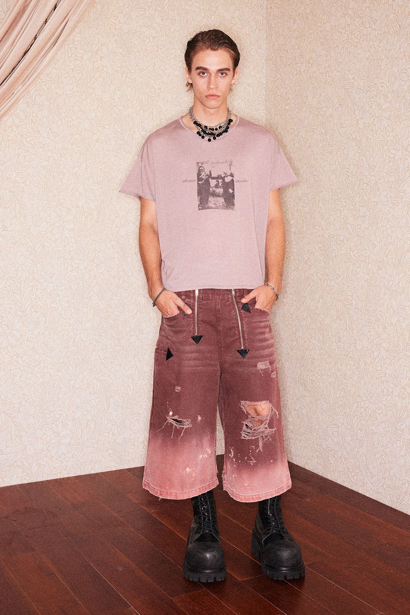 RICHILL Distressed Fade Washed Arrow Zipper Shorts