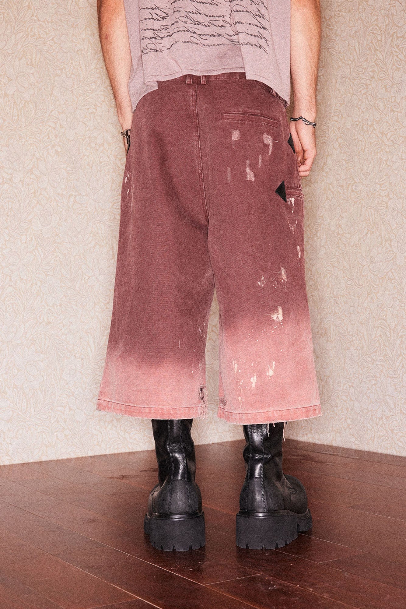 RICHILL Distressed Fade Washed Arrow Zipper Shorts