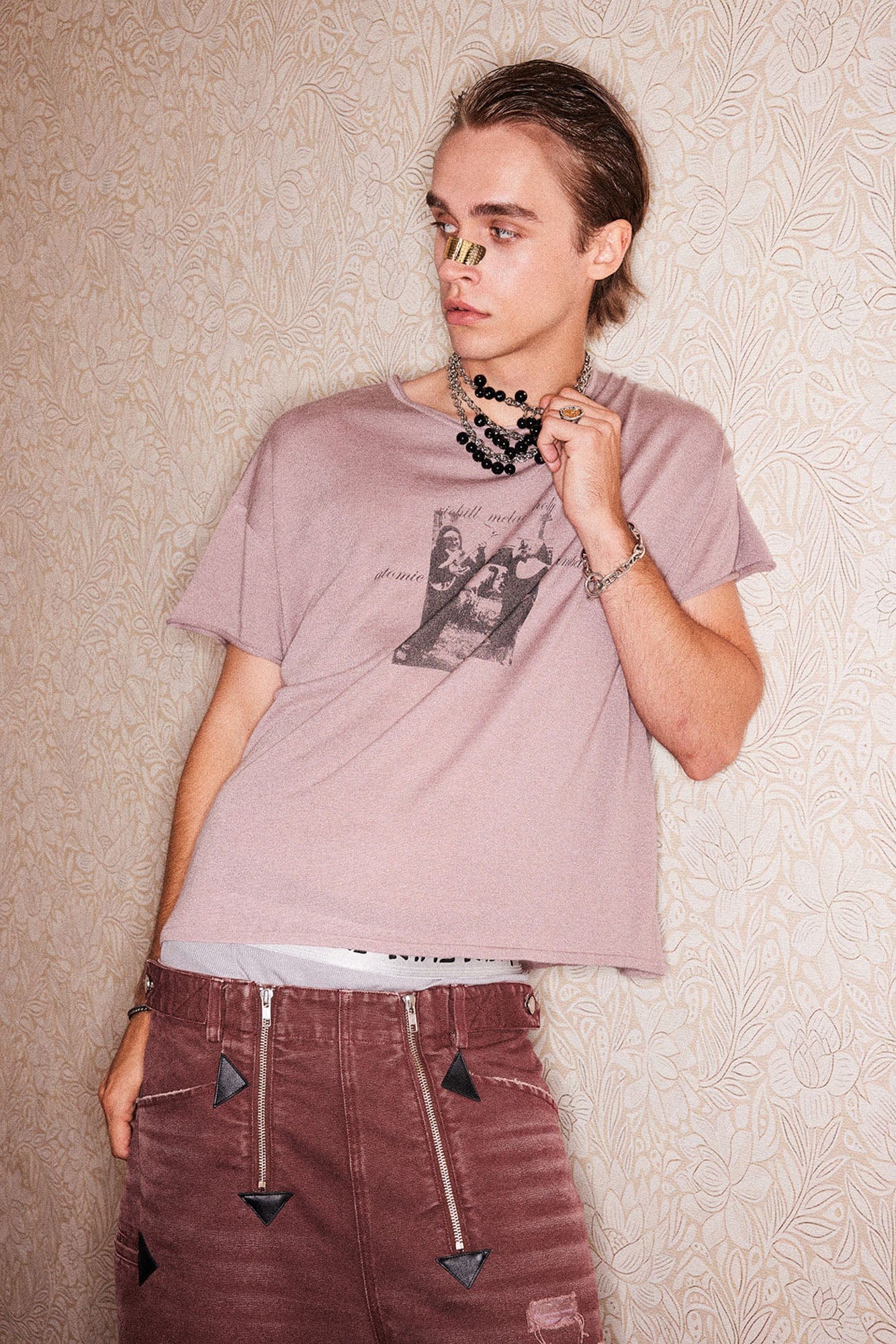 RICHILL Cat and Mouse Graphic Frayed Sleeve T-Shirt