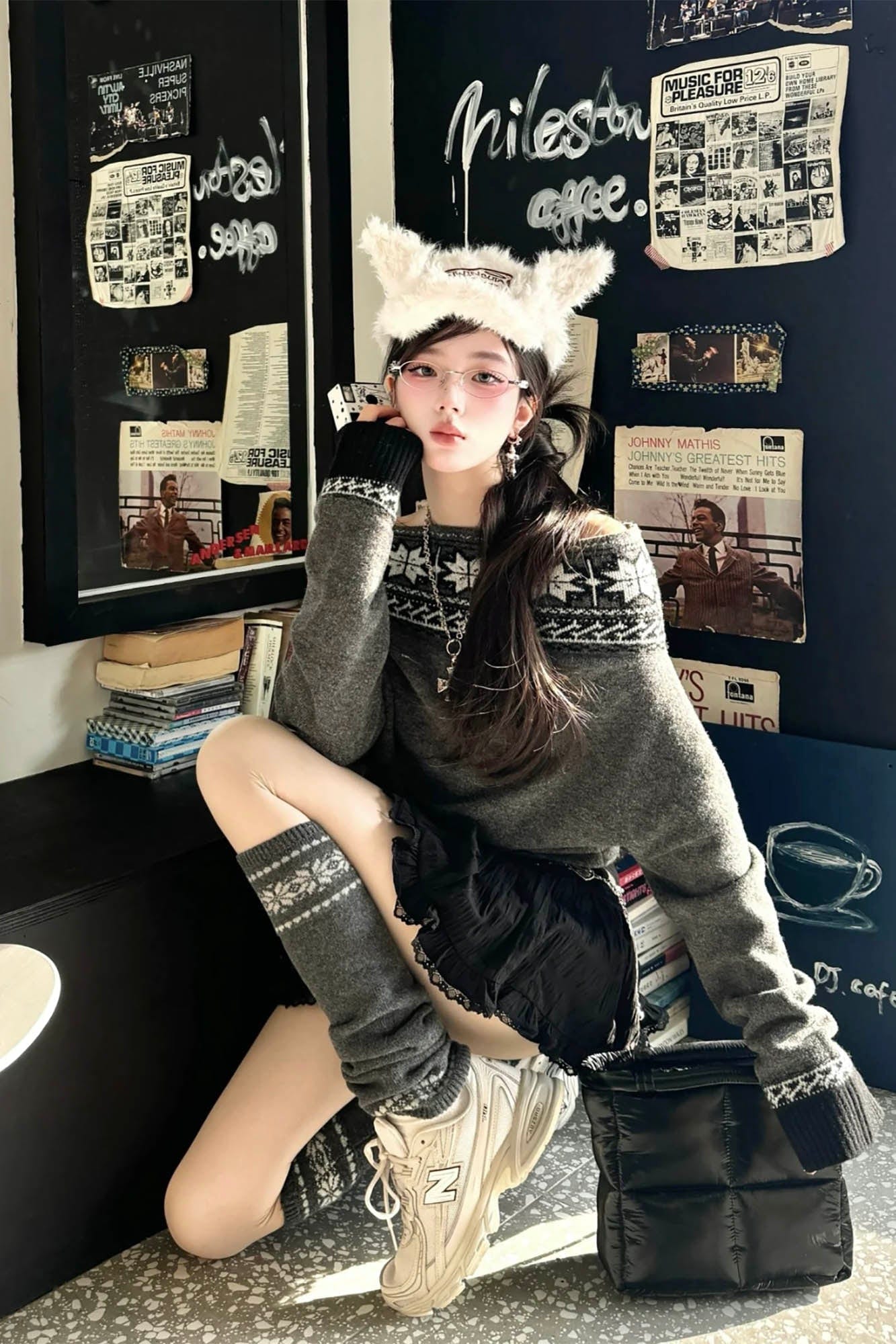 TWINBUTA Furry Ear Embroidered Cap White