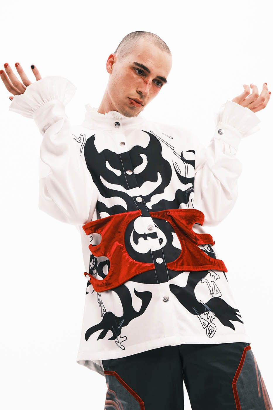 EMBRYO Demon Ruffle-Collar Buttoned LOGO Pleated Shirt