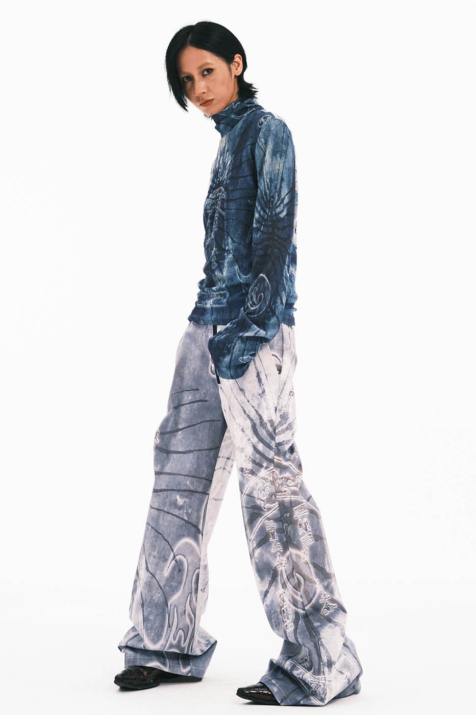 EMBRYO Tie-Dyed Runes Turtleneck L/S Tee