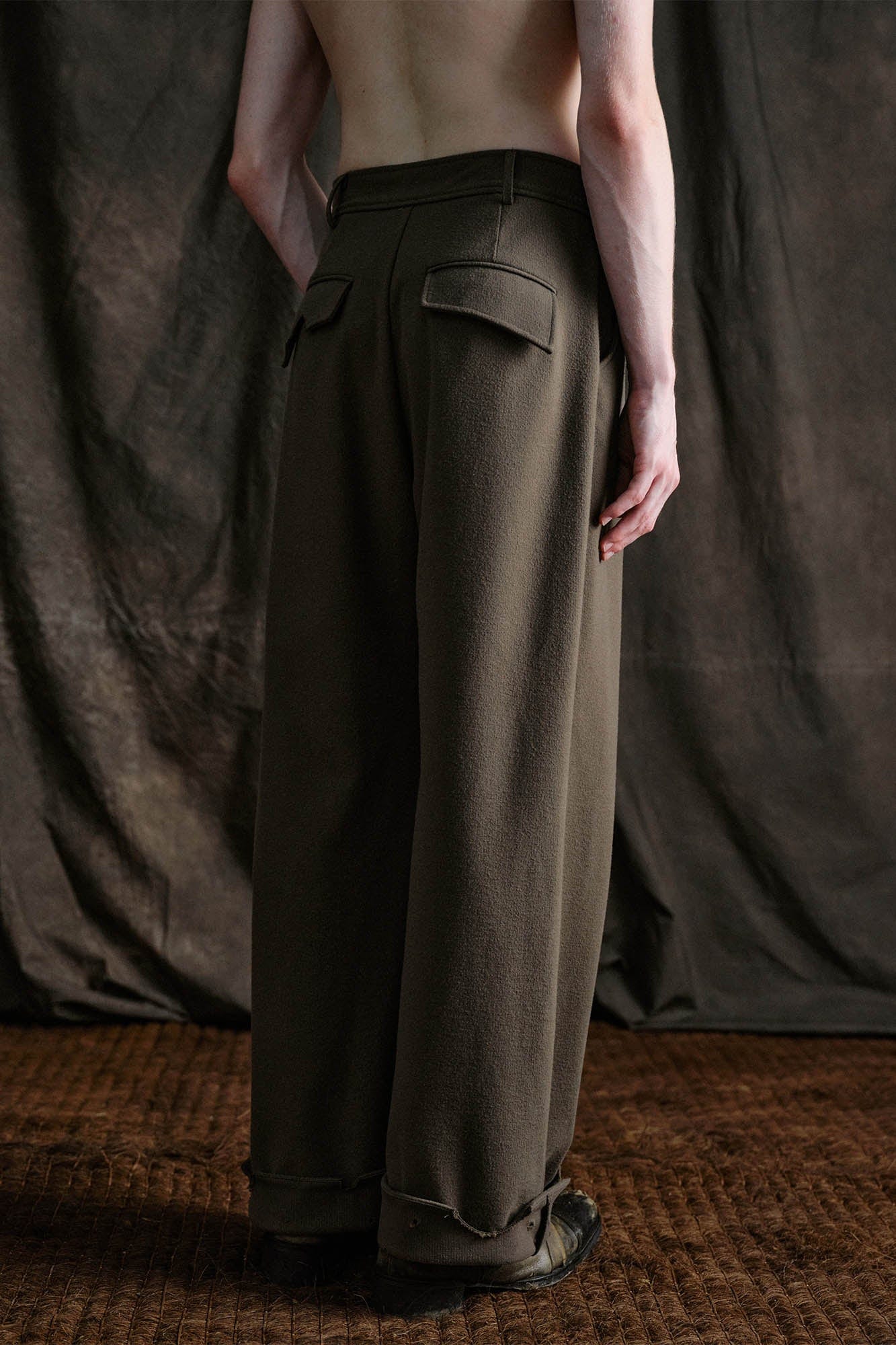 ILNya Nieternite Nifutur Distressed Hem Asymmetrical Fly Trousers