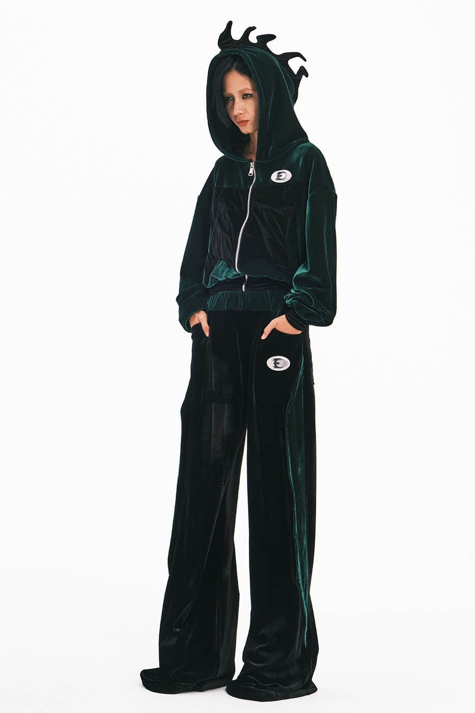 EMBRYO Dinosaur Velvet Cropped Zip-Up Hoodie
