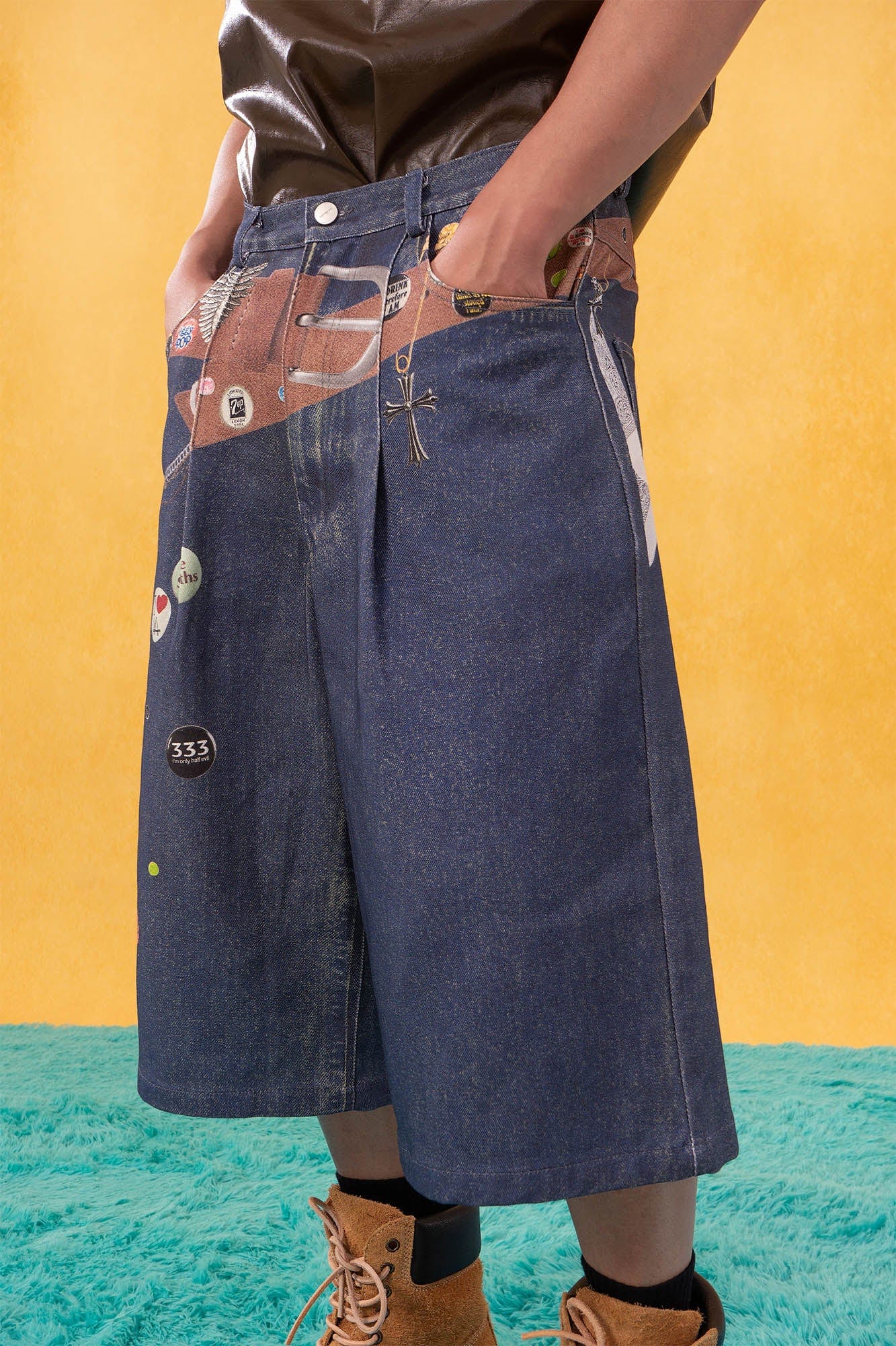 CLP Badge Belt Graphic Cropped Denim Shorts