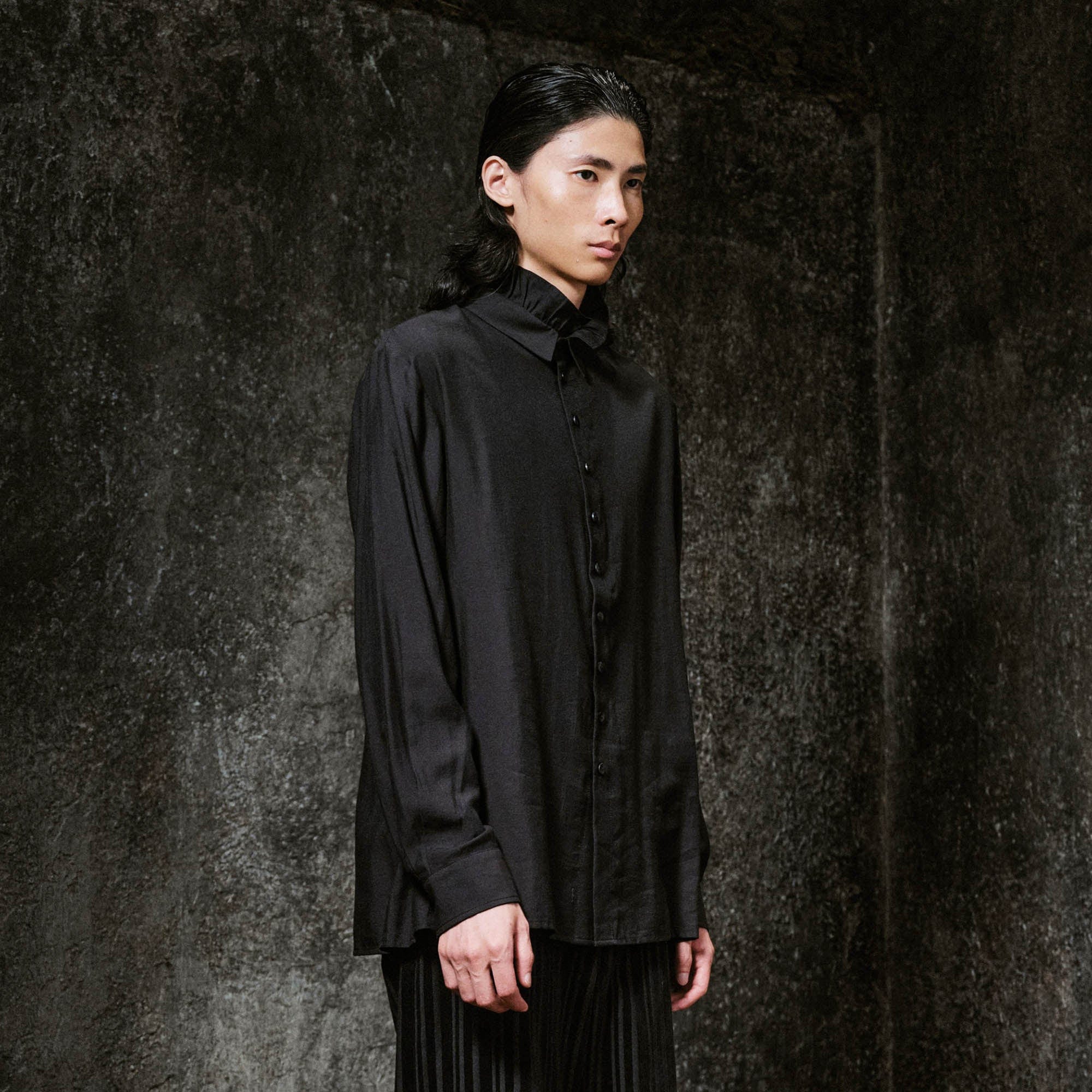 ILNya Nieternite Nifutur Ruffle-Neck Satin Shirt