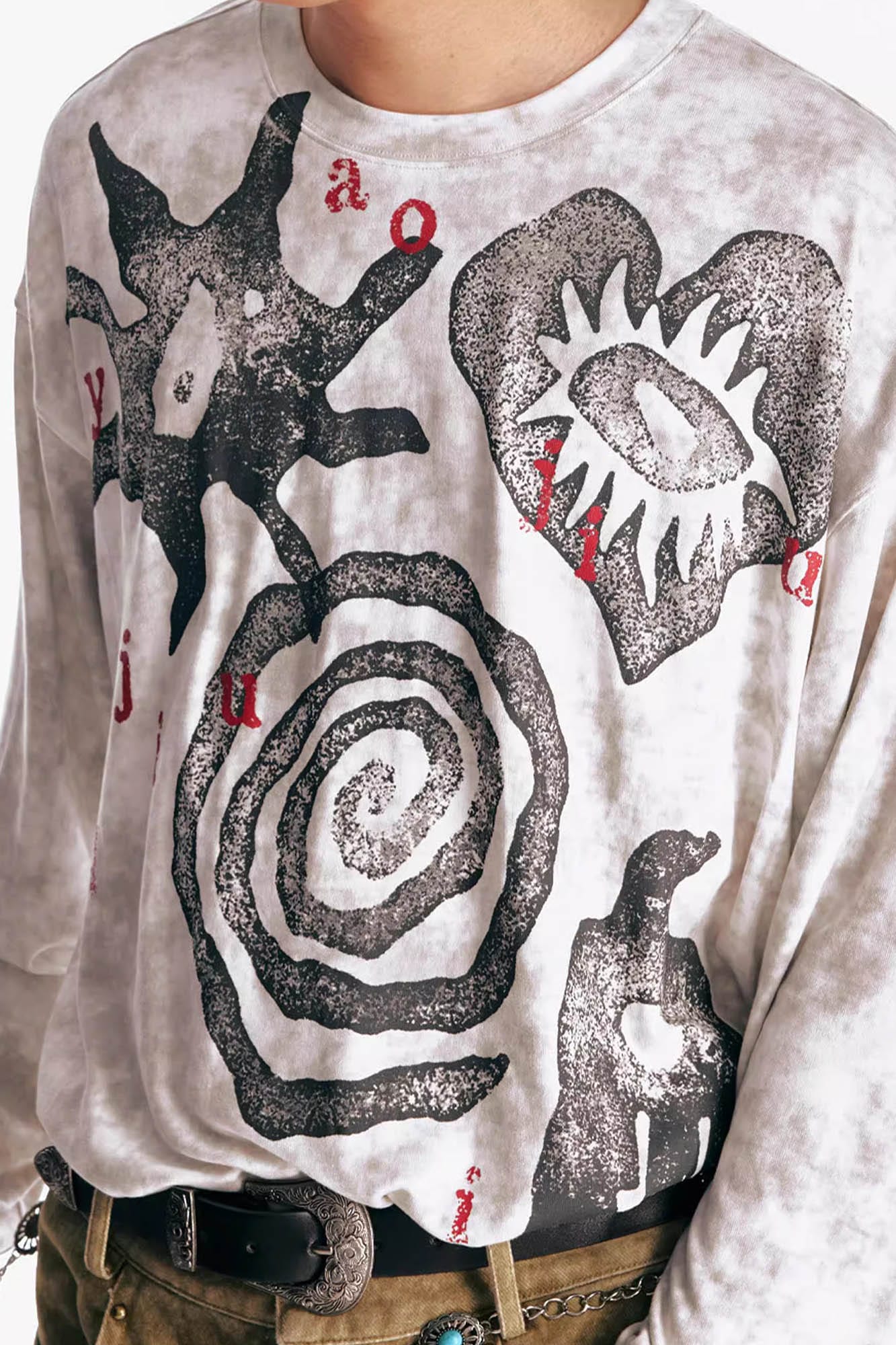1997 POSTOFFICE Distressed Tribal Graphics Long-Sleeve Tee