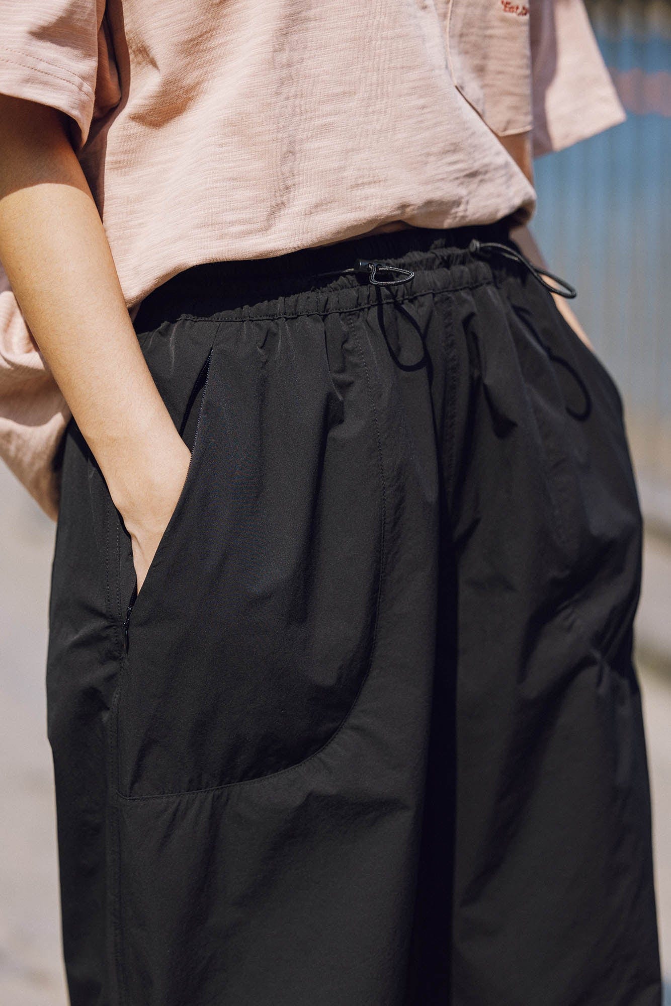 BANANA CLUB Quick-Dry Drawstring Crinkled Parachute Pants