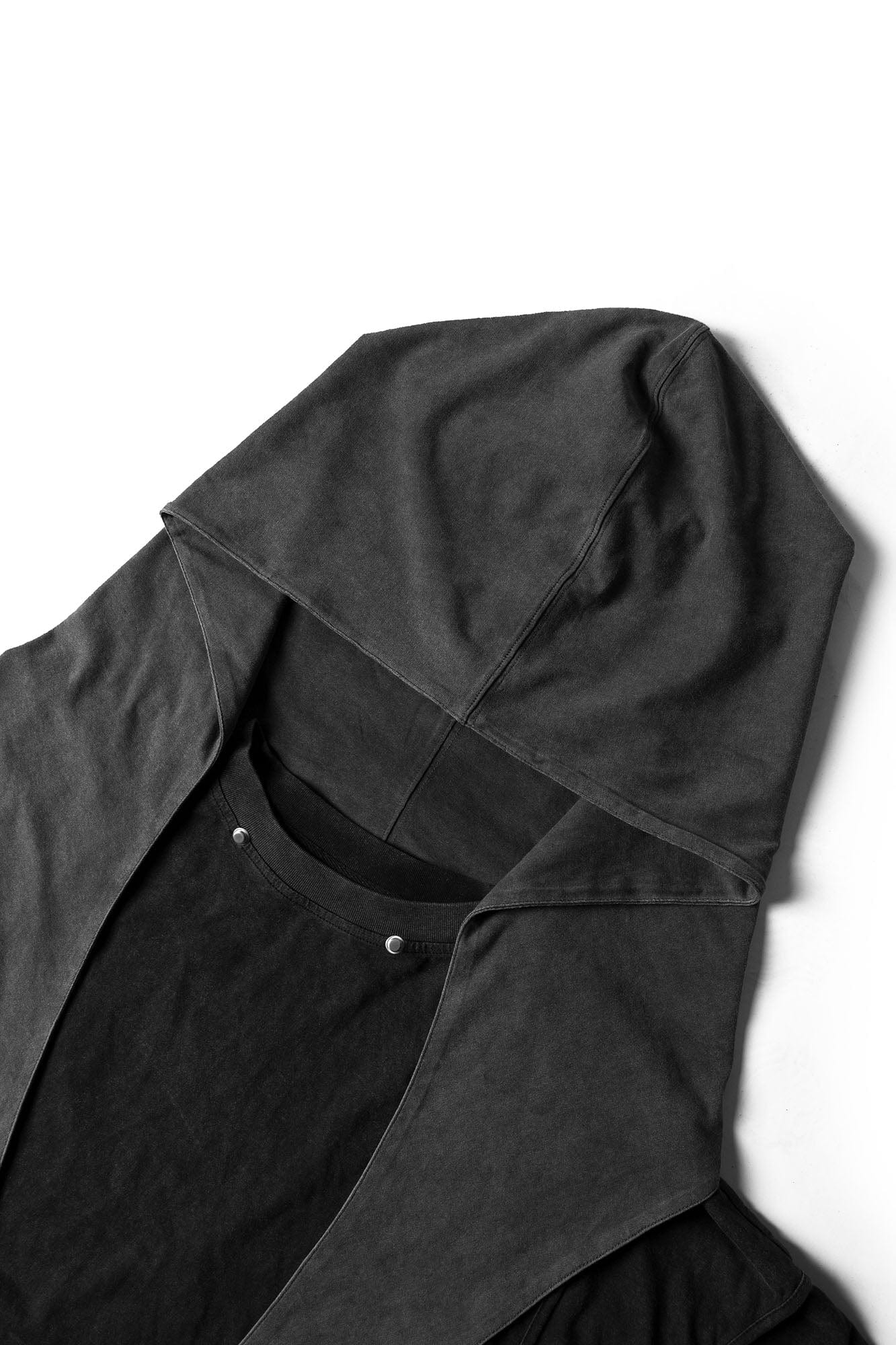 RELABEL Detachable Hood Layered Sleeve T-Shirt