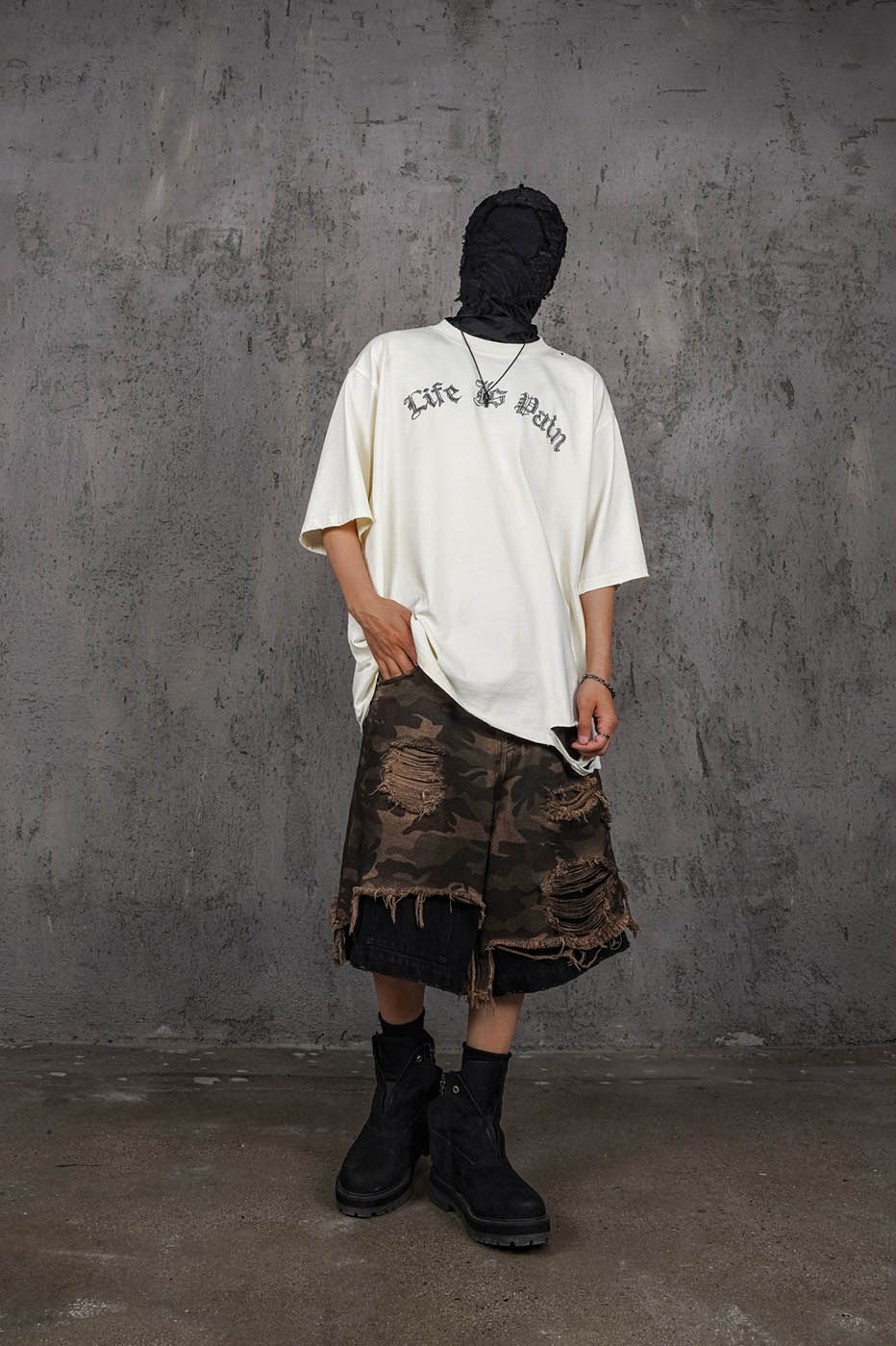 UNDERWATER Life Is Pain Slogan T-Shirt