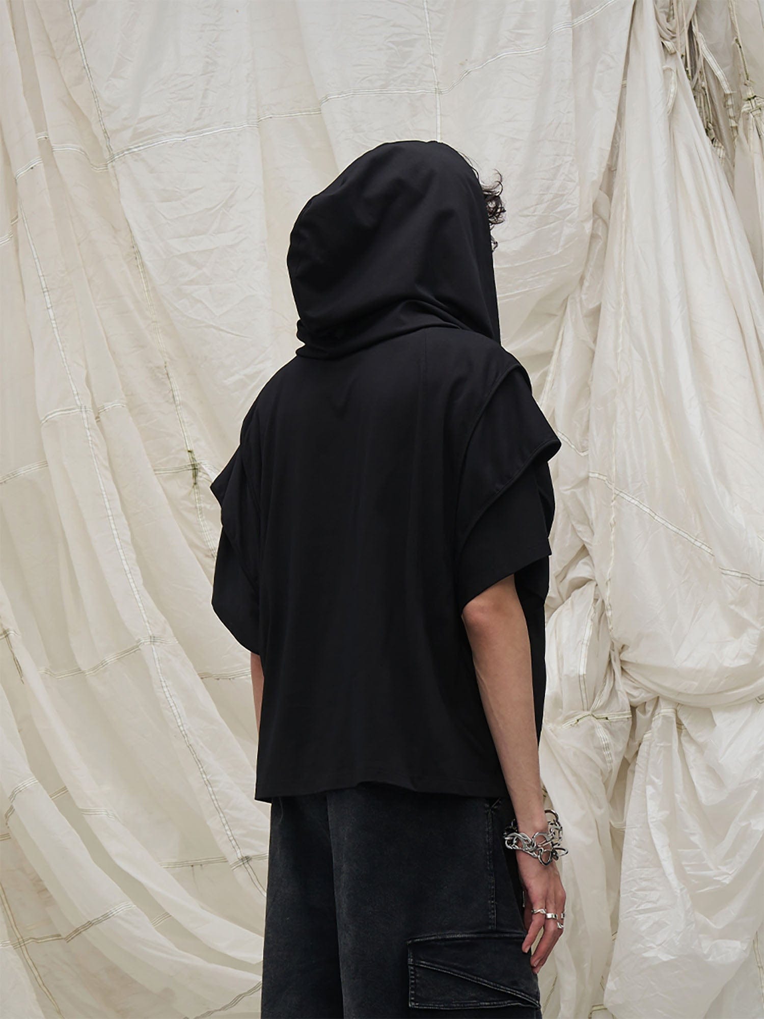 RELABEL Detachable Hood Layered Sleeve T-Shirt