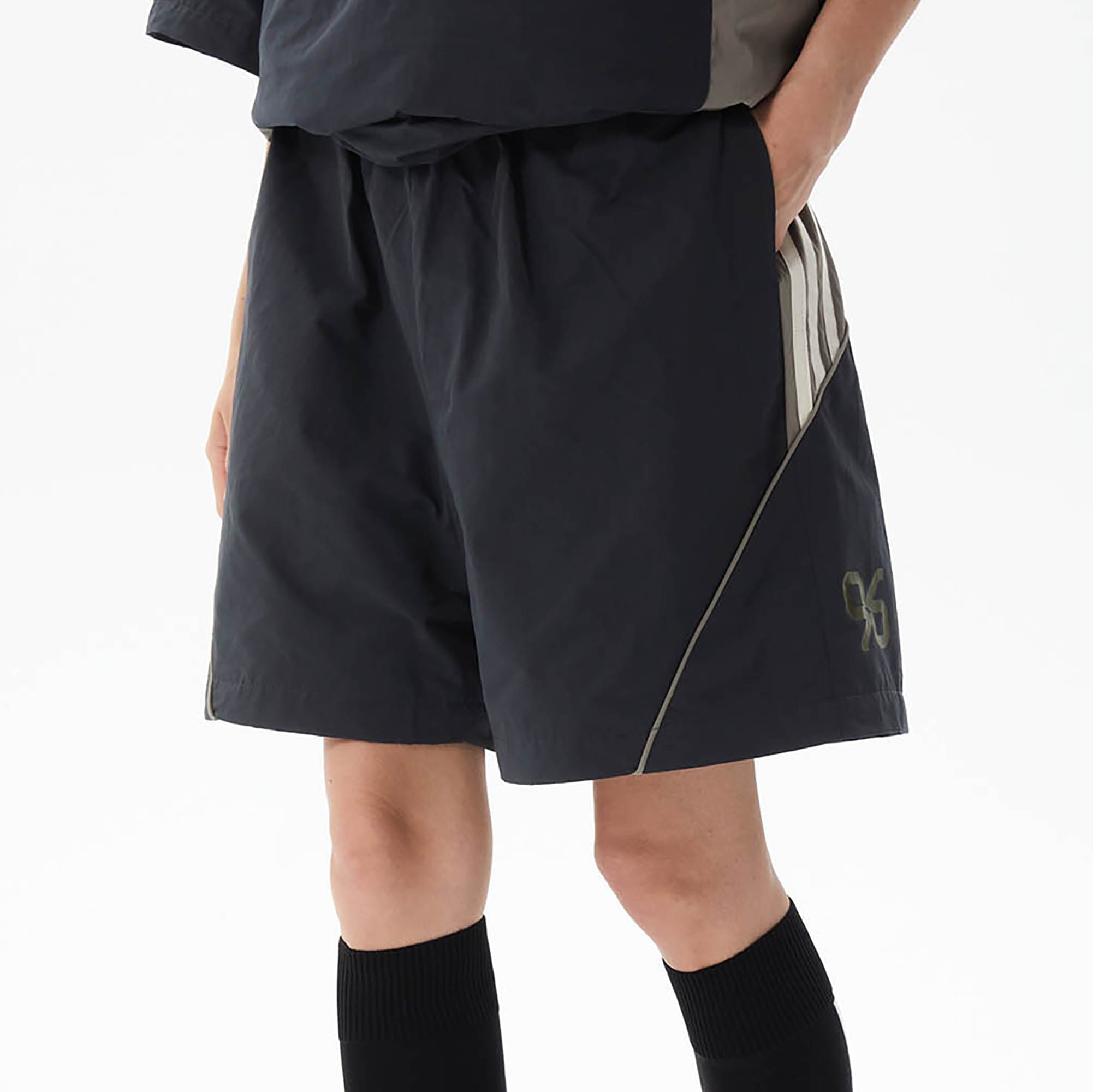 ERROR CODE ROBOT Athletic Contrast Spliced Shorts