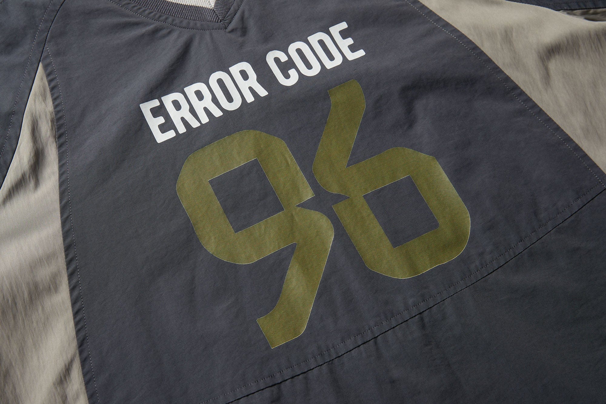ERROR CODE ROBOT Athletic No.96 Spliced V-Neck Jersey
