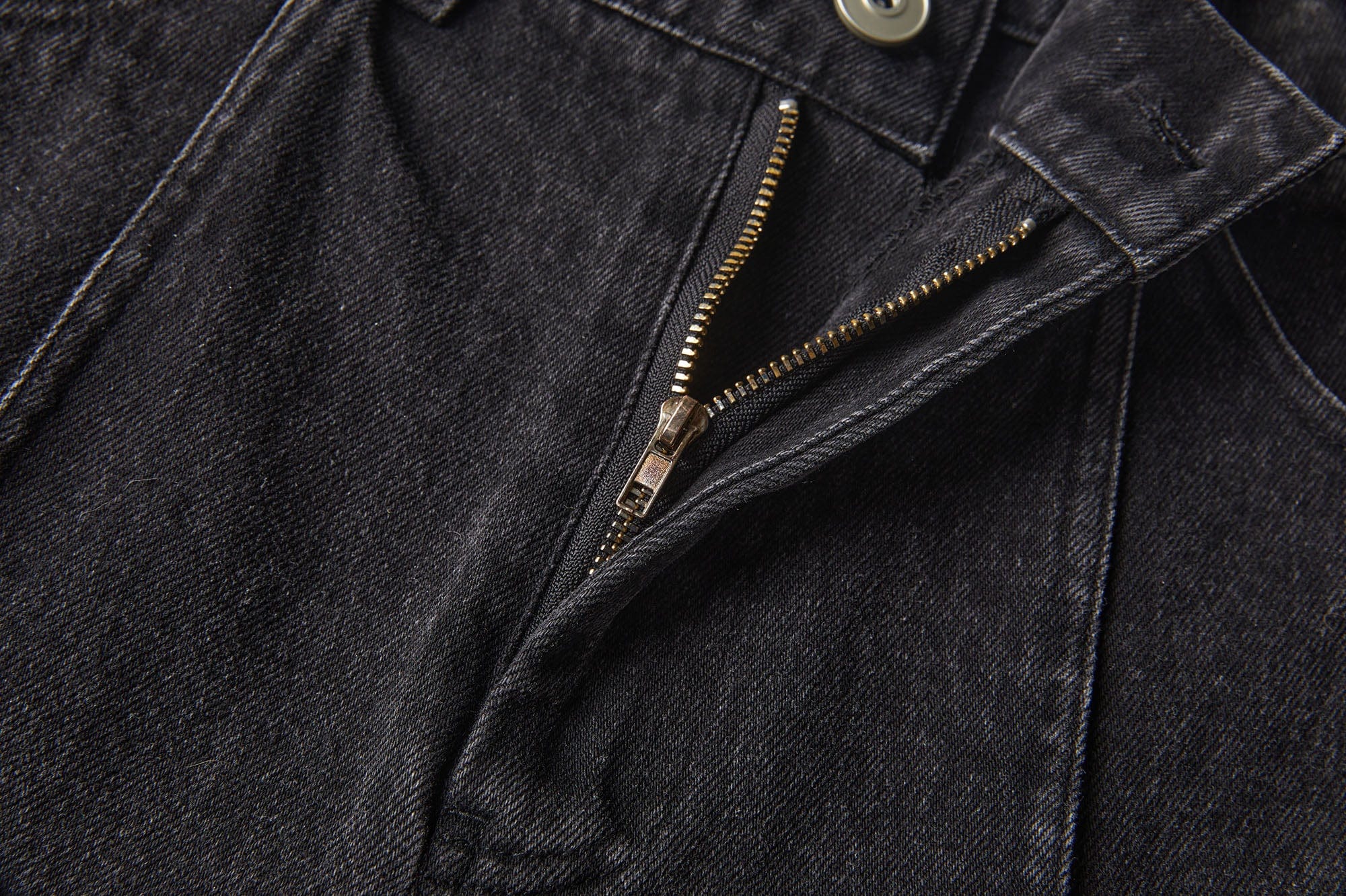 ERROR CODE ROBOT Middle Spliced Faded Jeans
