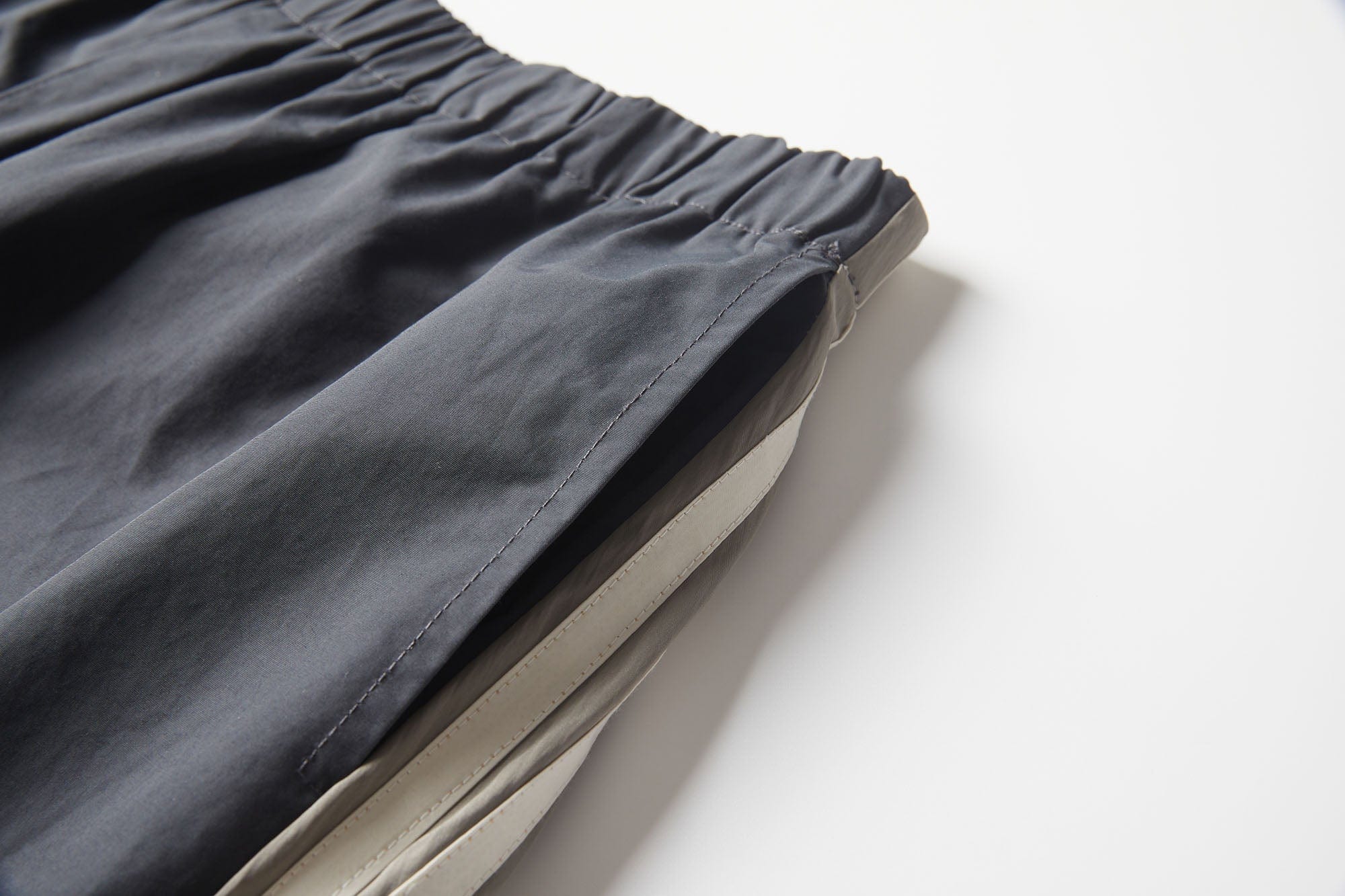 ERROR CODE ROBOT Athletic Contrast Spliced Shorts
